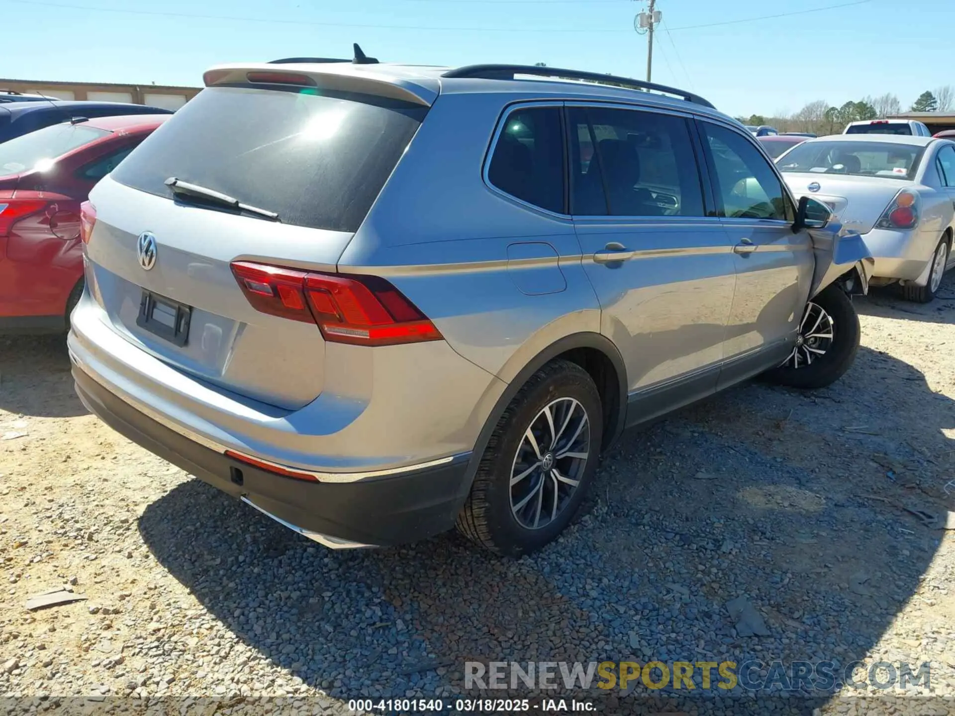 4 Photograph of a damaged car 3VV3B7AXXLM057207 VOLKSWAGEN TIGUAN 2020