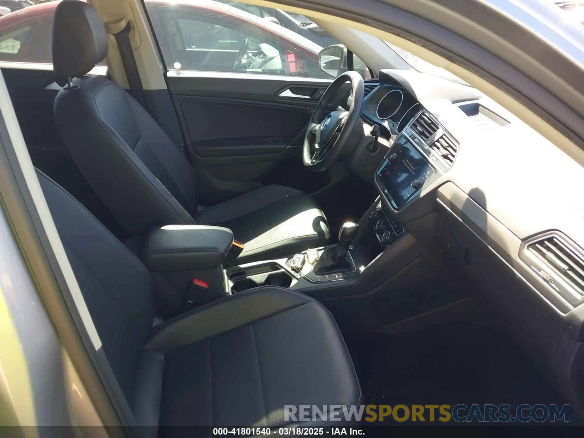 5 Photograph of a damaged car 3VV3B7AXXLM057207 VOLKSWAGEN TIGUAN 2020