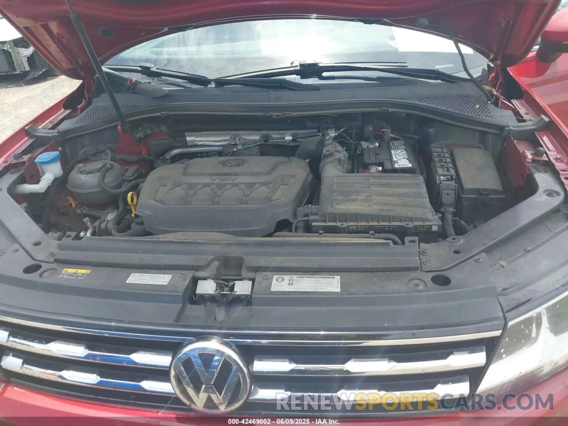 10 Photograph of a damaged car 3VV3B7AXXLM115851 VOLKSWAGEN TIGUAN 2020