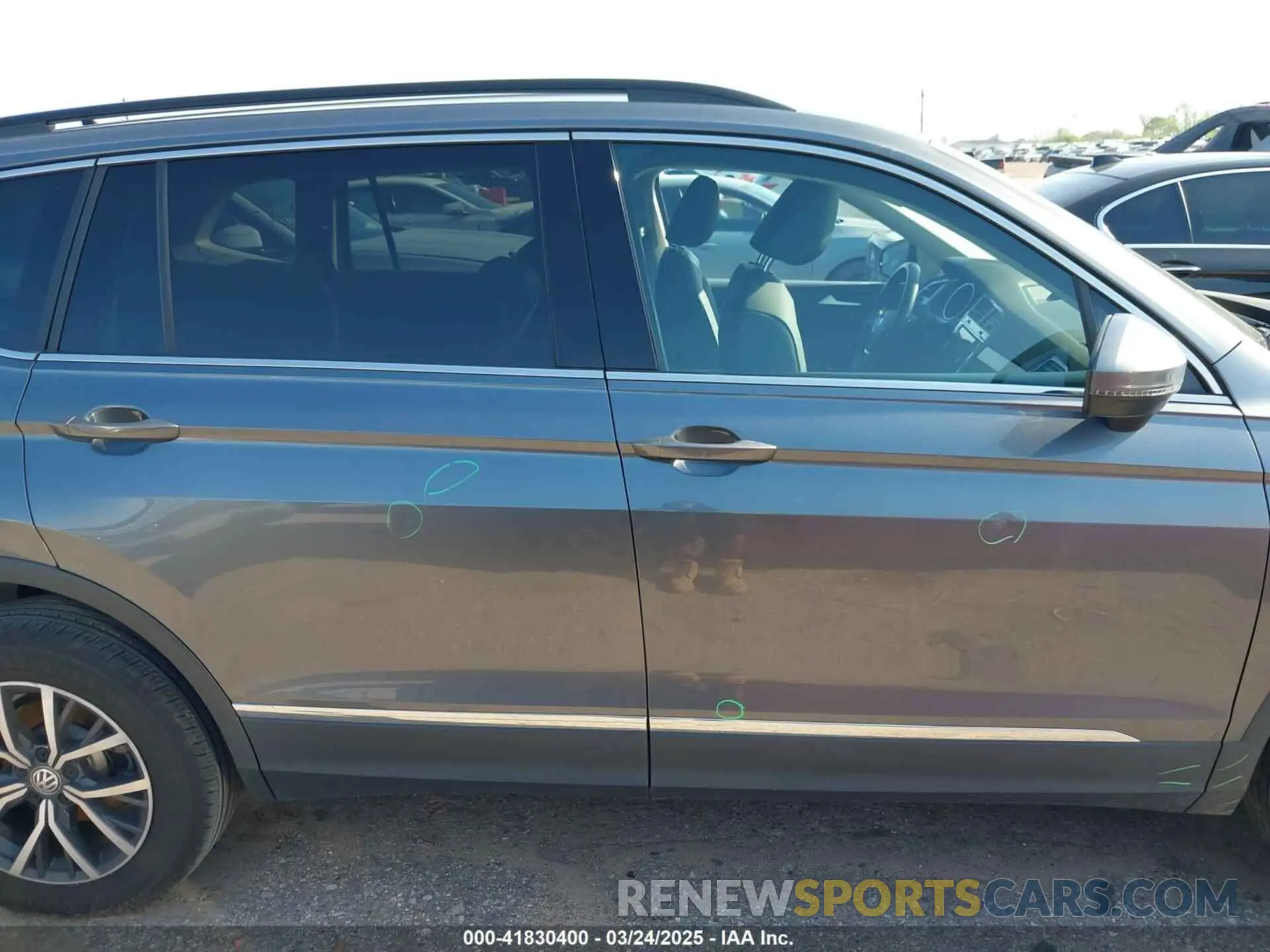 12 Photograph of a damaged car 3VV3B7AXXLM137641 VOLKSWAGEN TIGUAN 2020