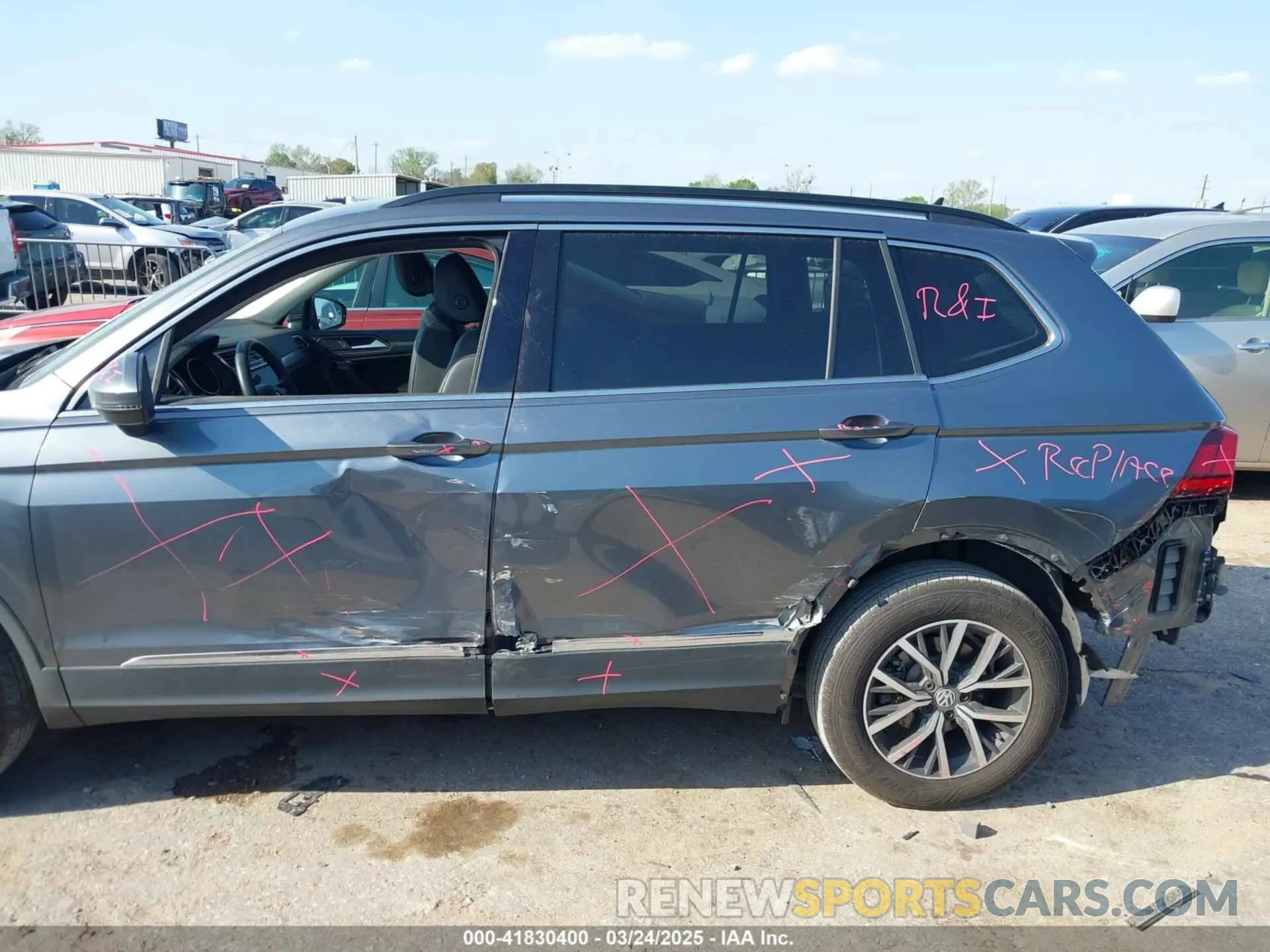 18 Photograph of a damaged car 3VV3B7AXXLM137641 VOLKSWAGEN TIGUAN 2020