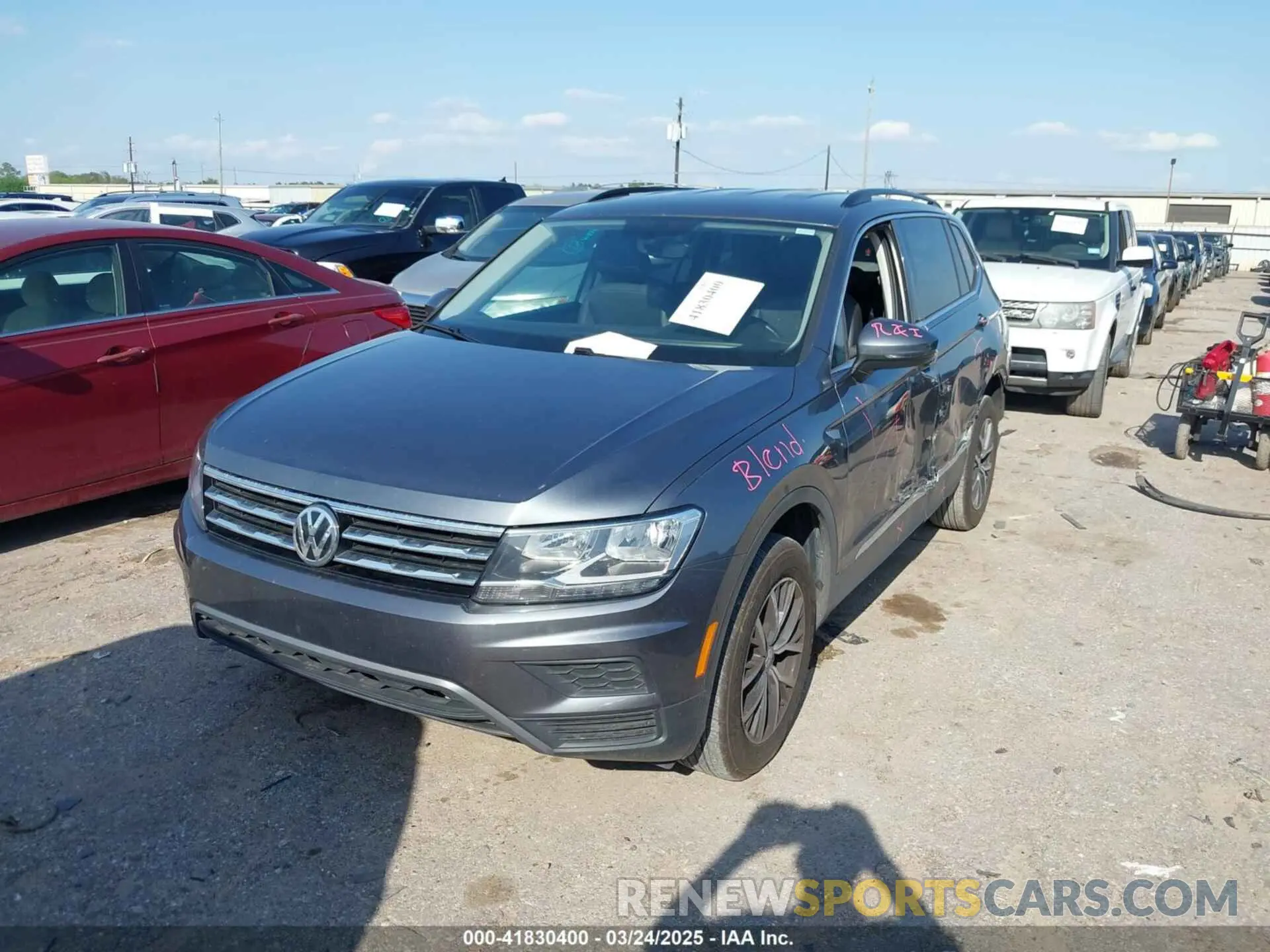 2 Photograph of a damaged car 3VV3B7AXXLM137641 VOLKSWAGEN TIGUAN 2020