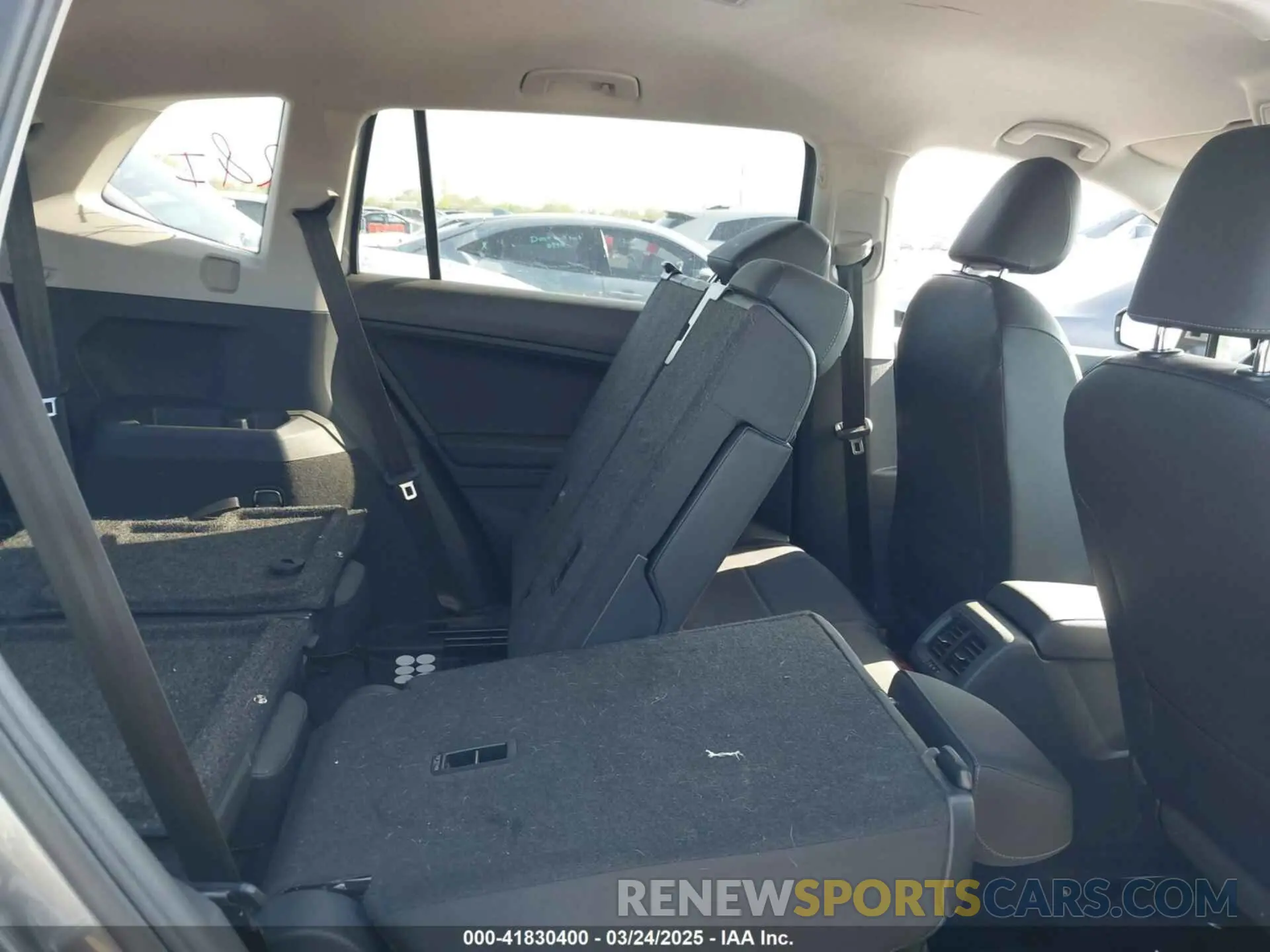 8 Photograph of a damaged car 3VV3B7AXXLM137641 VOLKSWAGEN TIGUAN 2020