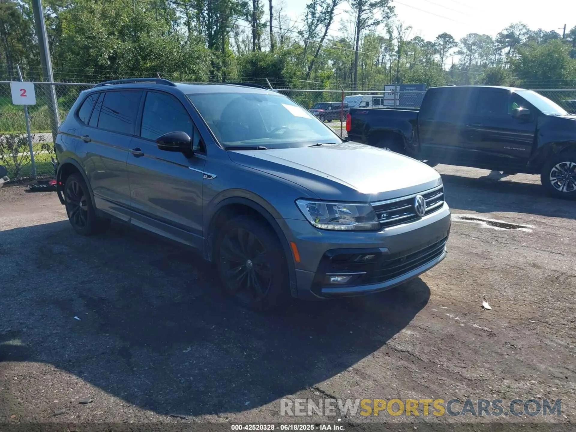 1 Photograph of a damaged car 3VV3B7AXXLM149367 VOLKSWAGEN TIGUAN 2020