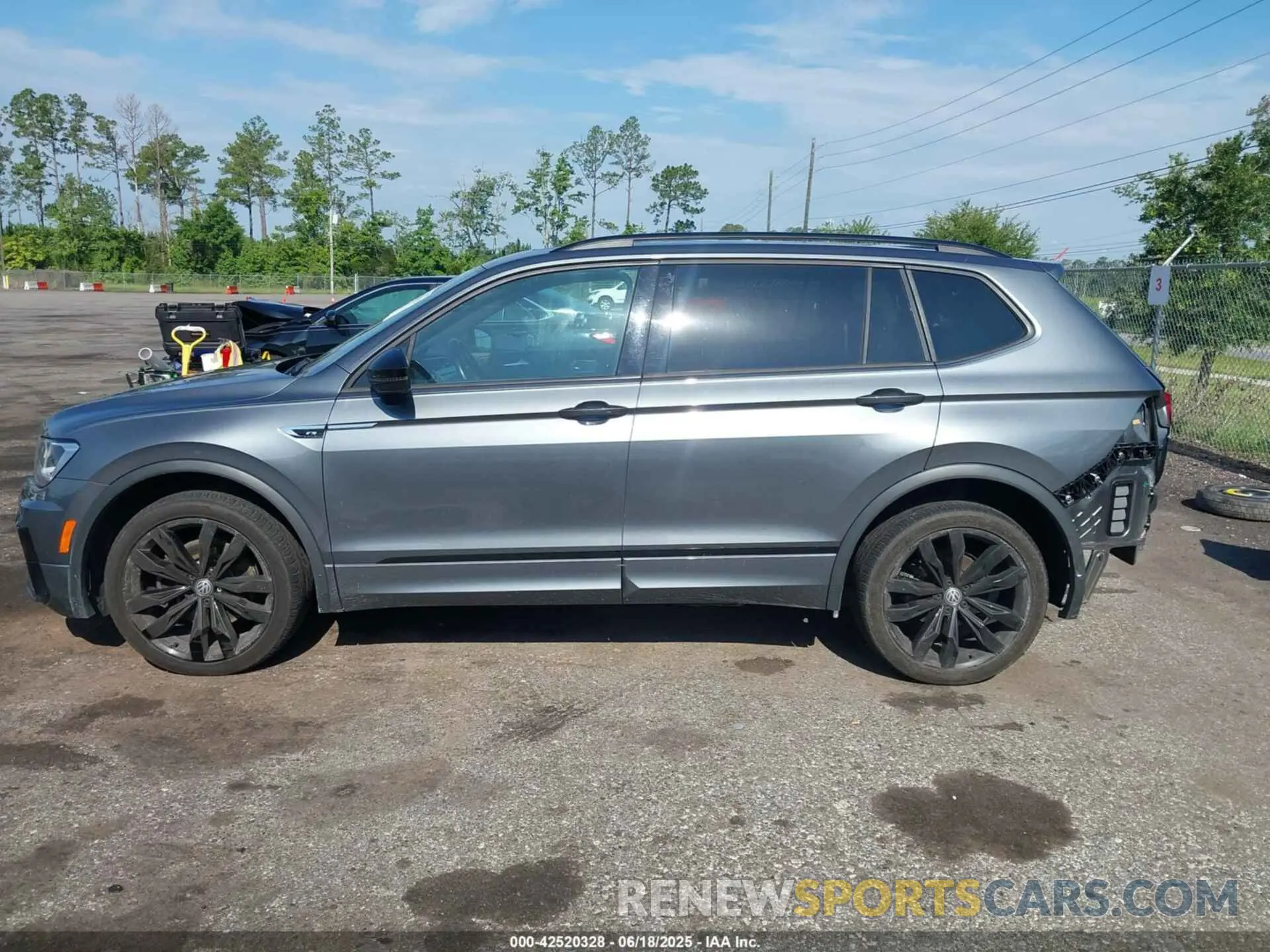 15 Photograph of a damaged car 3VV3B7AXXLM149367 VOLKSWAGEN TIGUAN 2020