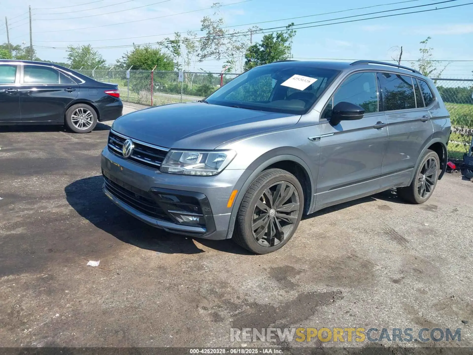 2 Photograph of a damaged car 3VV3B7AXXLM149367 VOLKSWAGEN TIGUAN 2020