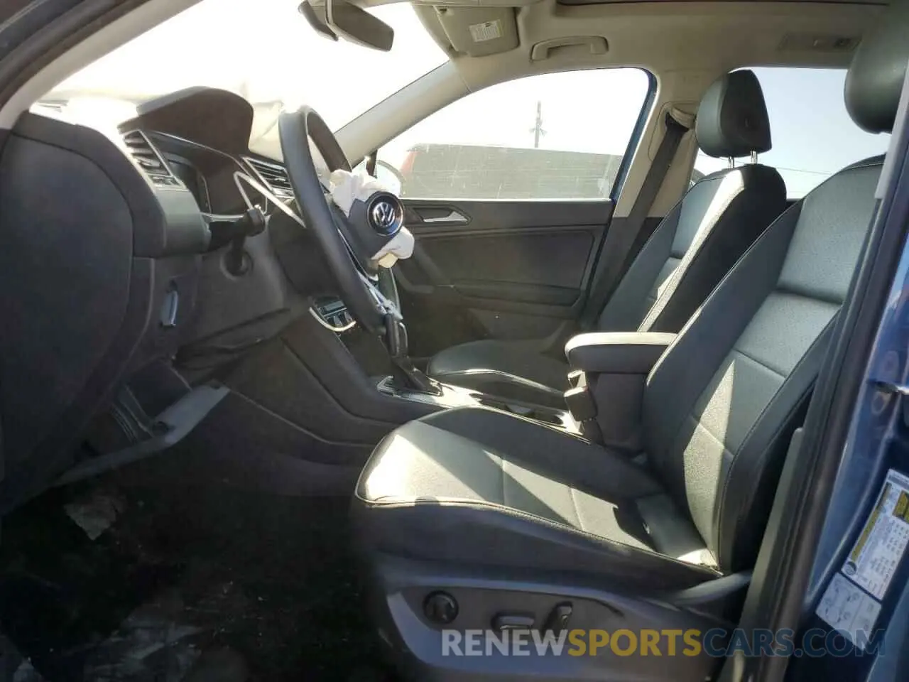 7 Photograph of a damaged car 3VV3B7AXXLM150387 VOLKSWAGEN TIGUAN 2020