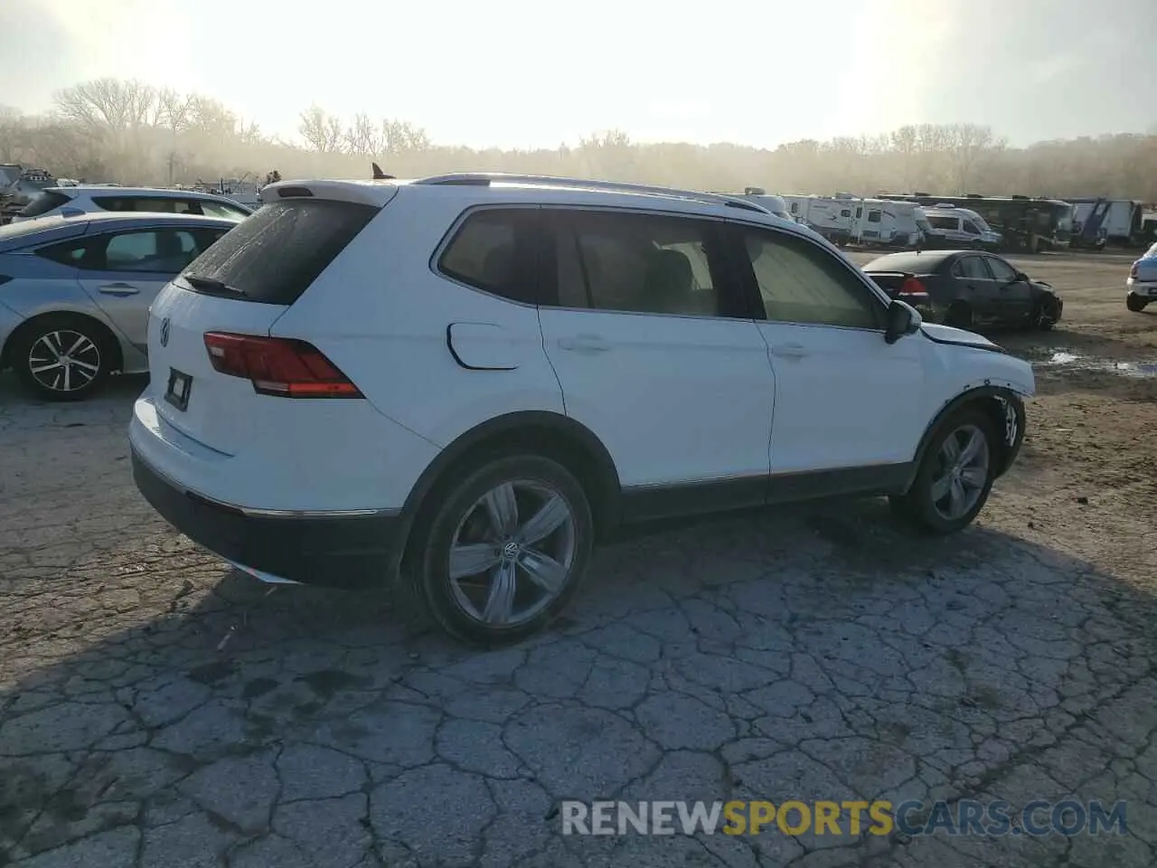 3 Photograph of a damaged car 3VV3B7AXXLM177542 VOLKSWAGEN TIGUAN 2020