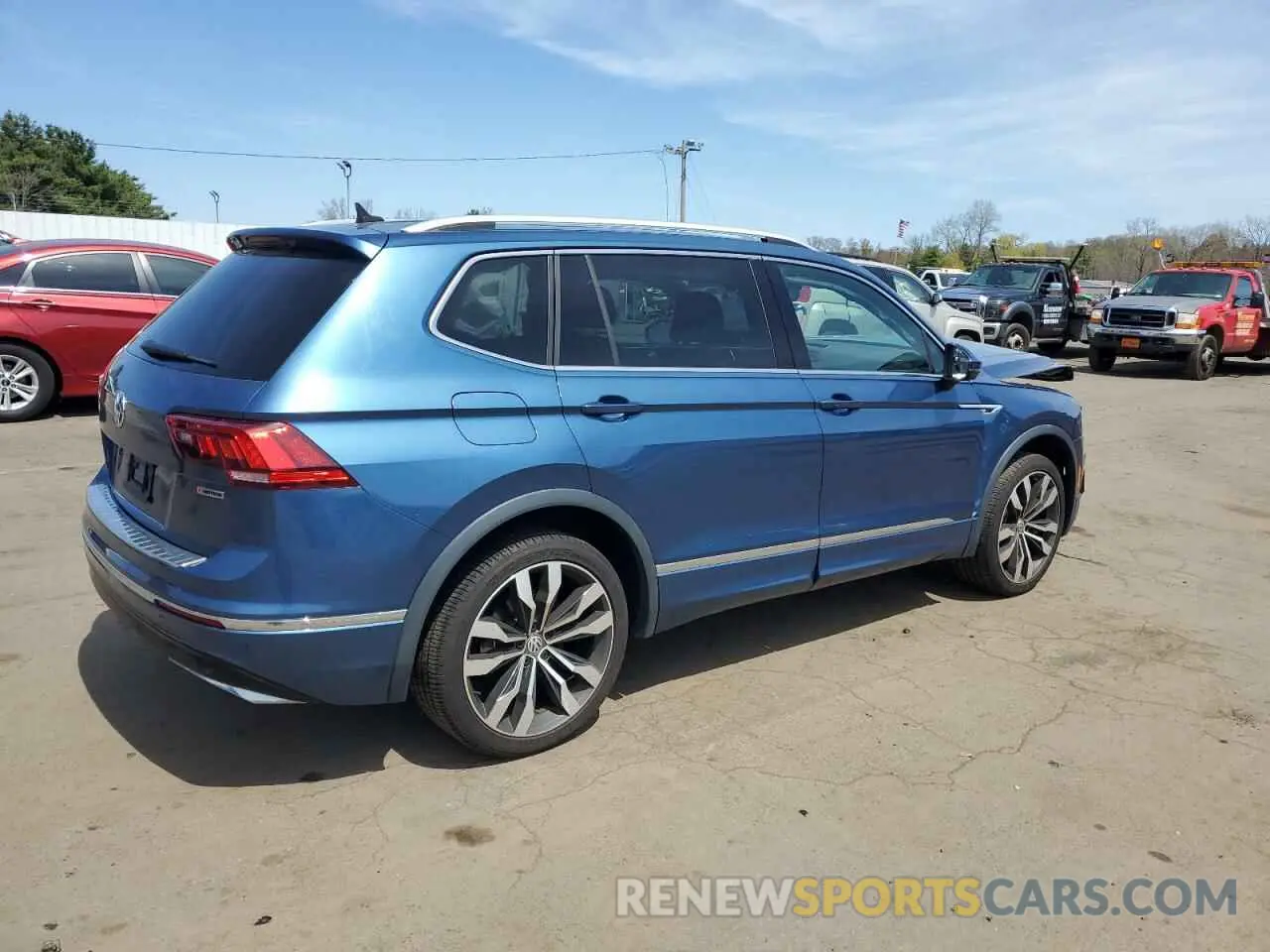 3 Photograph of a damaged car 3VV4B7AX4LM114179 VOLKSWAGEN TIGUAN 2020