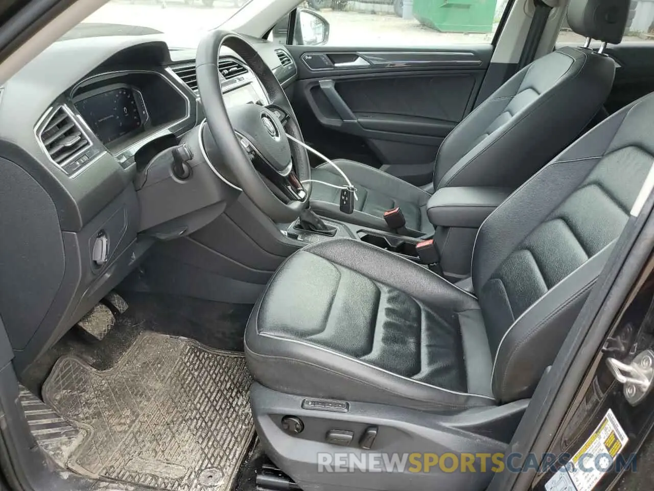 7 Photograph of a damaged car 3VV4B7AX5LM115650 VOLKSWAGEN TIGUAN 2020