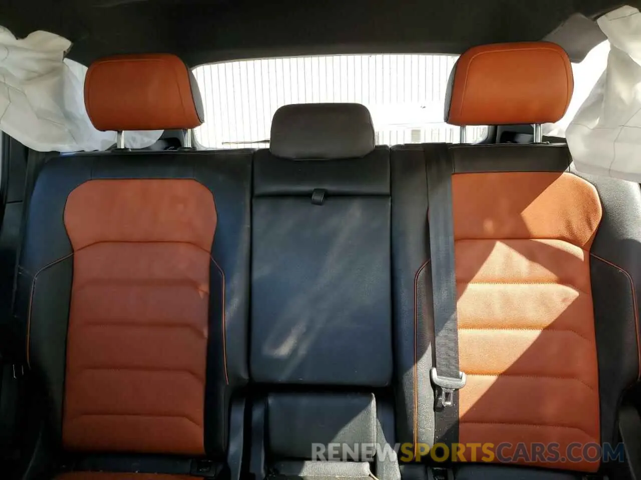 10 Photograph of a damaged car 3VV4B7AX7LM178345 VOLKSWAGEN TIGUAN 2020