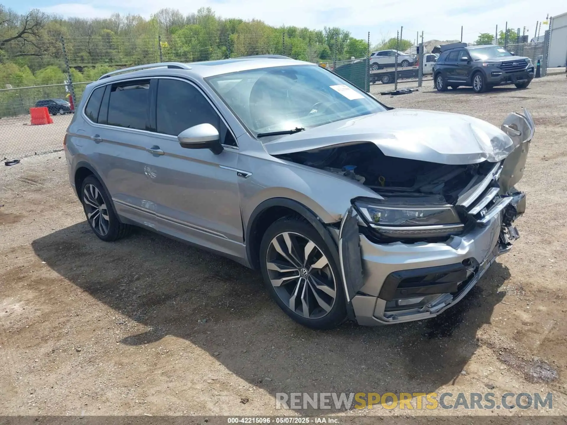 1 Photograph of a damaged car 3VV4B7AXXLM170532 VOLKSWAGEN TIGUAN 2020