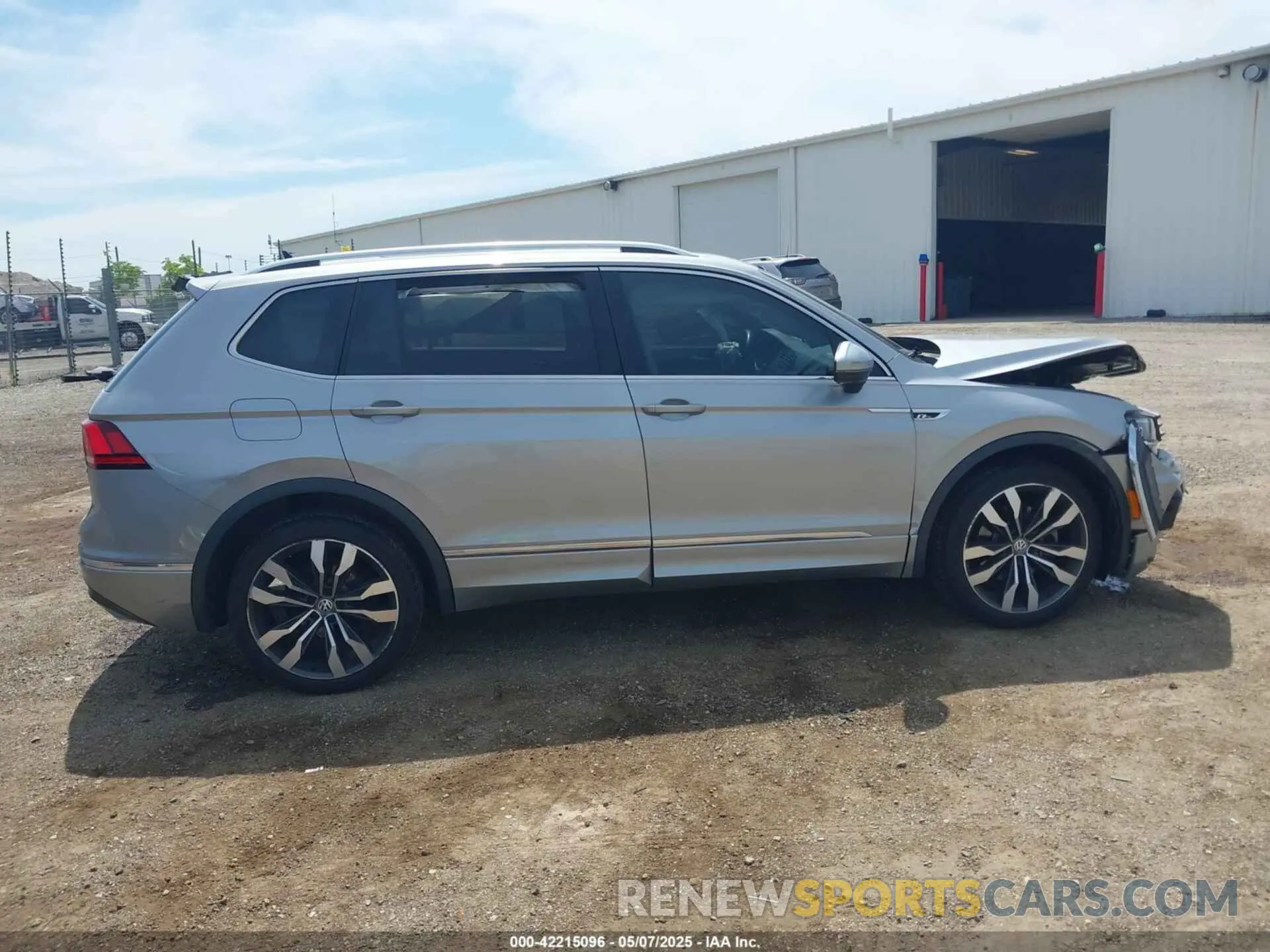 13 Photograph of a damaged car 3VV4B7AXXLM170532 VOLKSWAGEN TIGUAN 2020