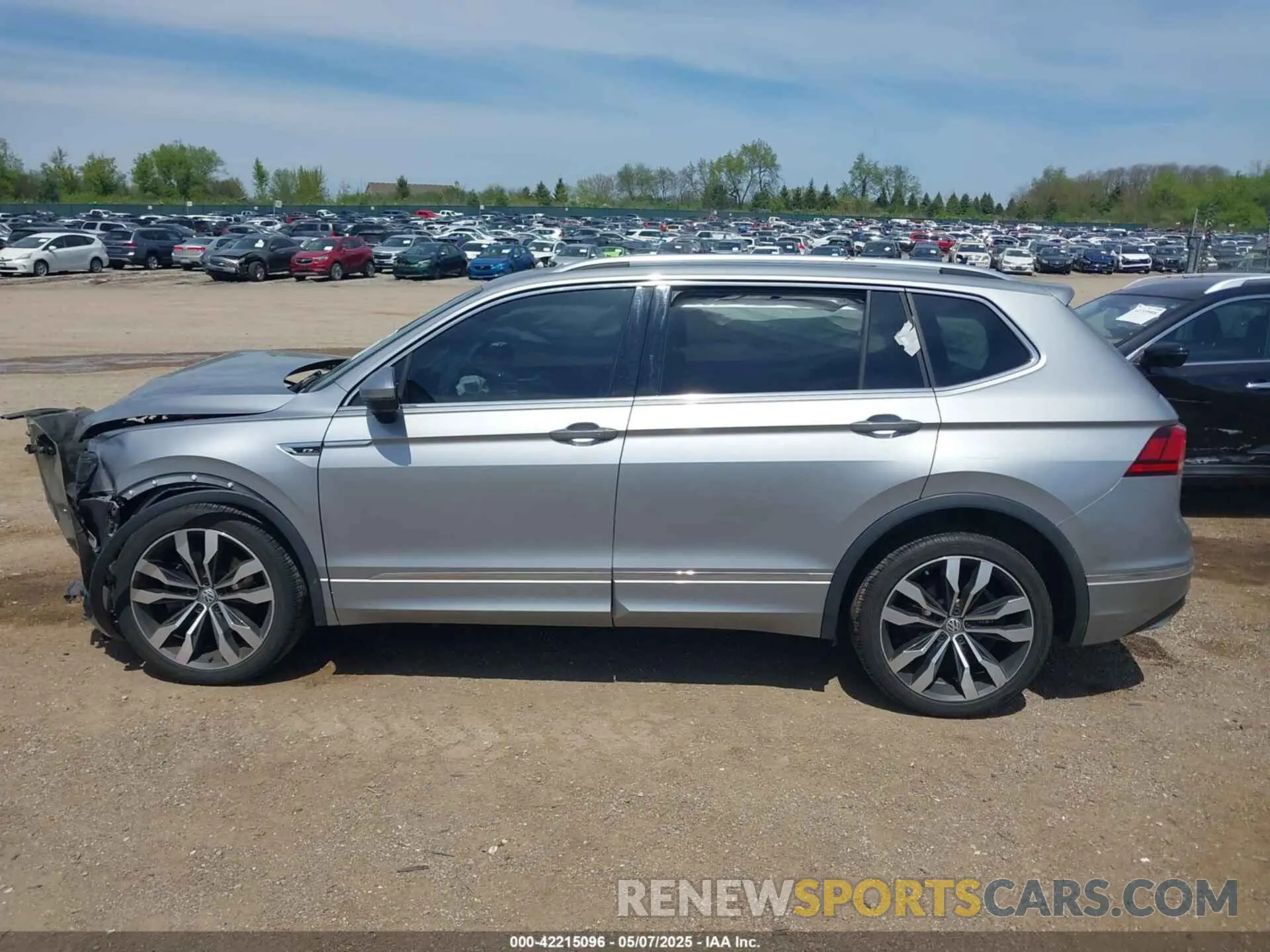 14 Photograph of a damaged car 3VV4B7AXXLM170532 VOLKSWAGEN TIGUAN 2020