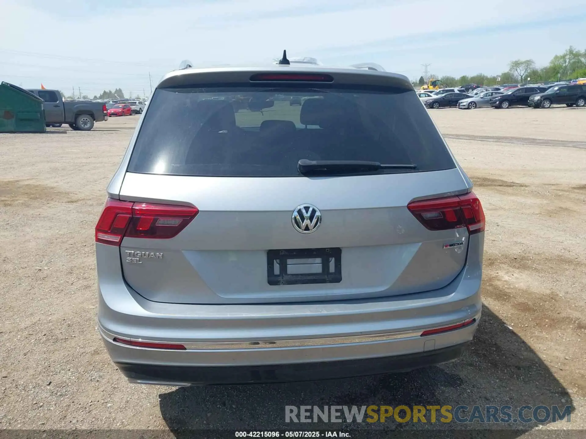 16 Photograph of a damaged car 3VV4B7AXXLM170532 VOLKSWAGEN TIGUAN 2020