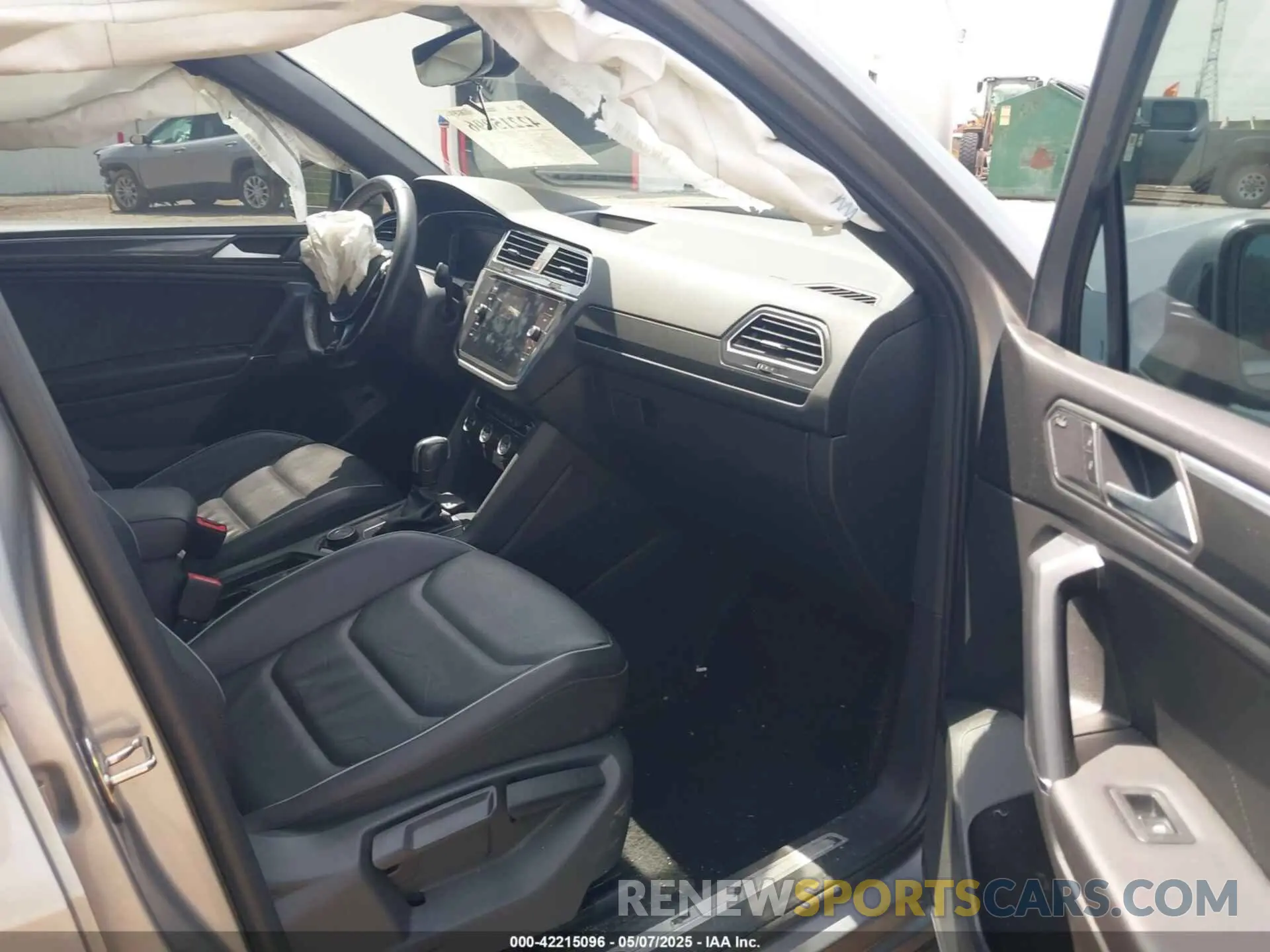 5 Photograph of a damaged car 3VV4B7AXXLM170532 VOLKSWAGEN TIGUAN 2020