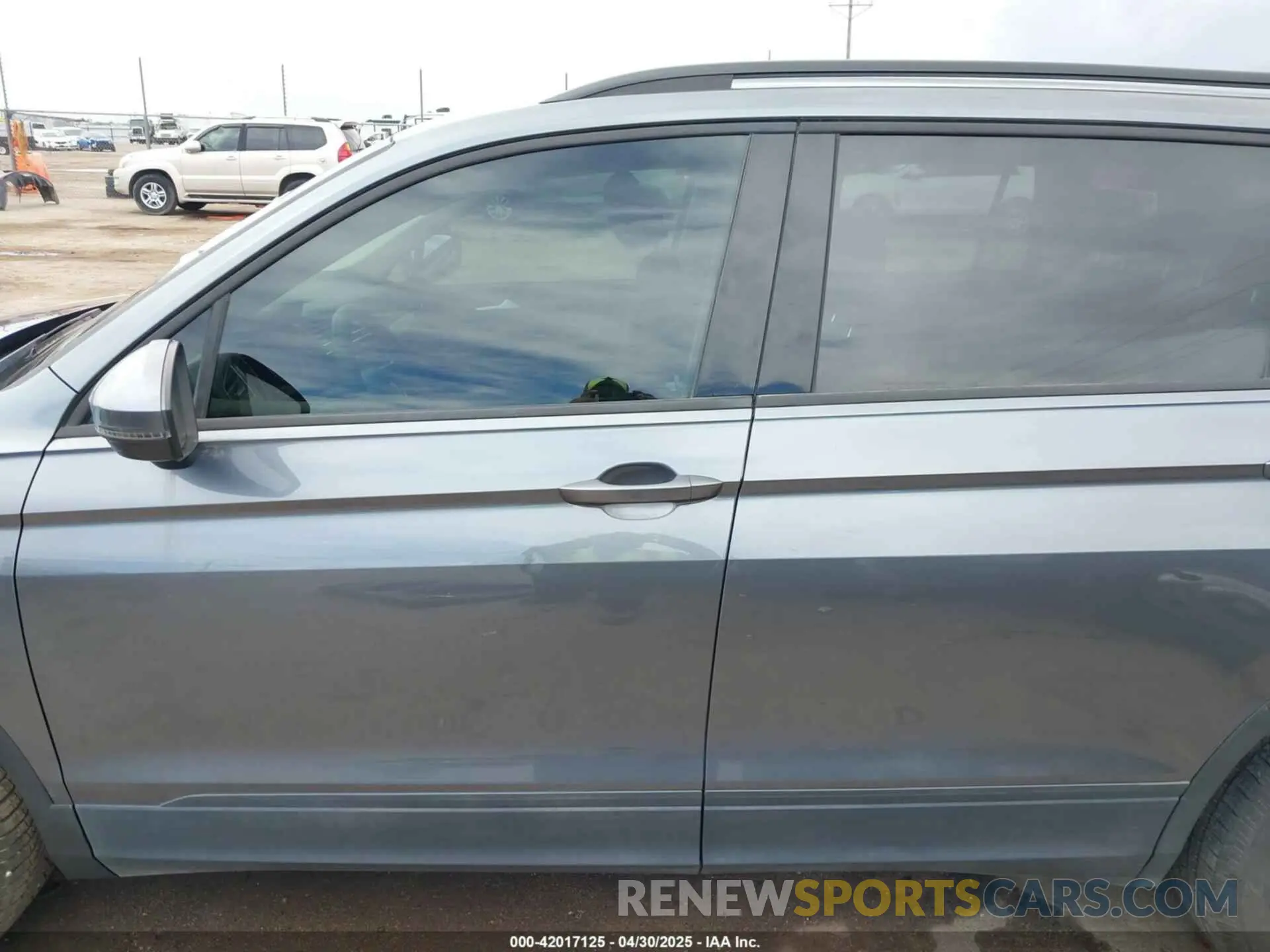 15 Photograph of a damaged car 3VV0B7AX0MM017433 VOLKSWAGEN TIGUAN 2021