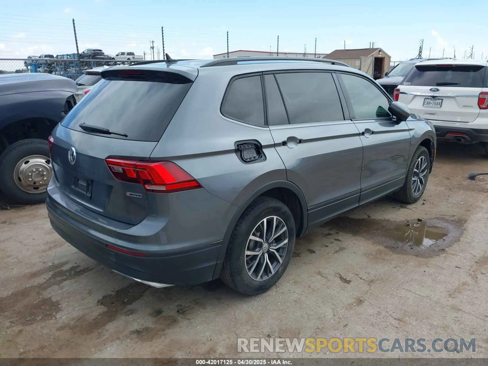 4 Photograph of a damaged car 3VV0B7AX0MM017433 VOLKSWAGEN TIGUAN 2021