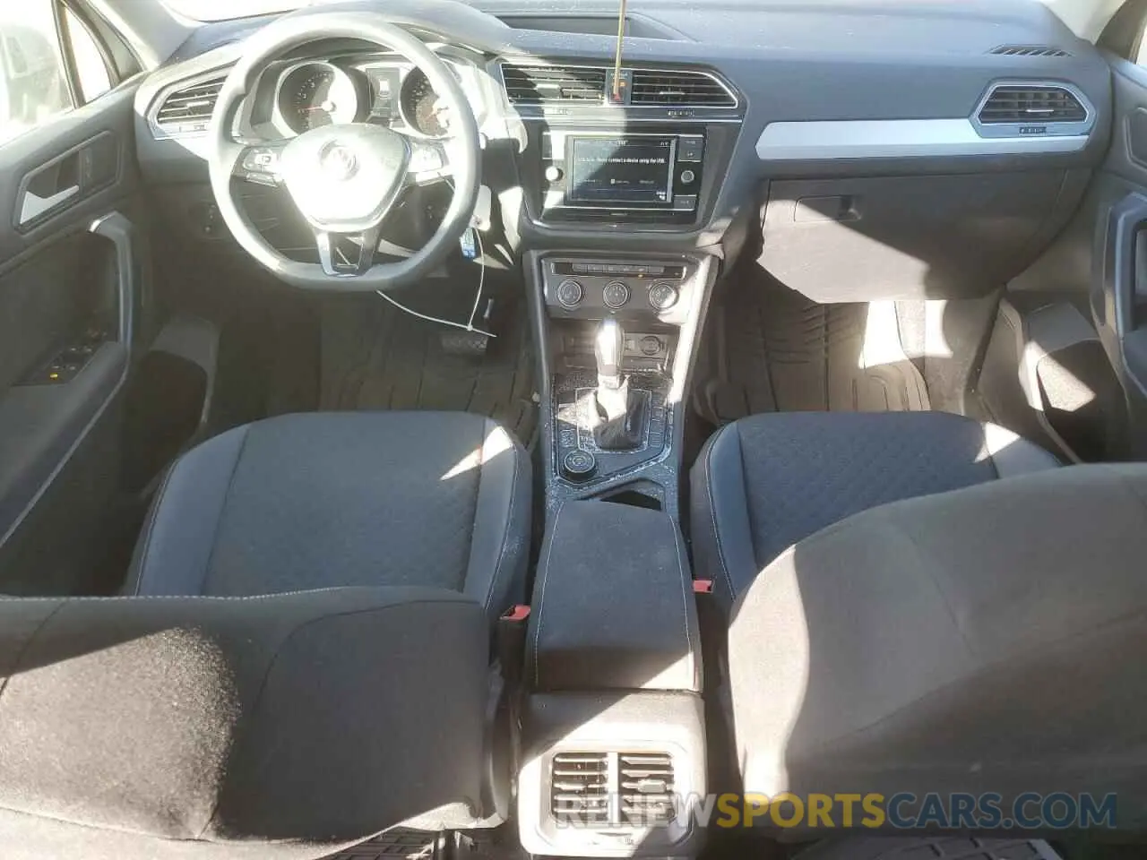 8 Photograph of a damaged car 3VV0B7AX0MM022776 VOLKSWAGEN TIGUAN 2021