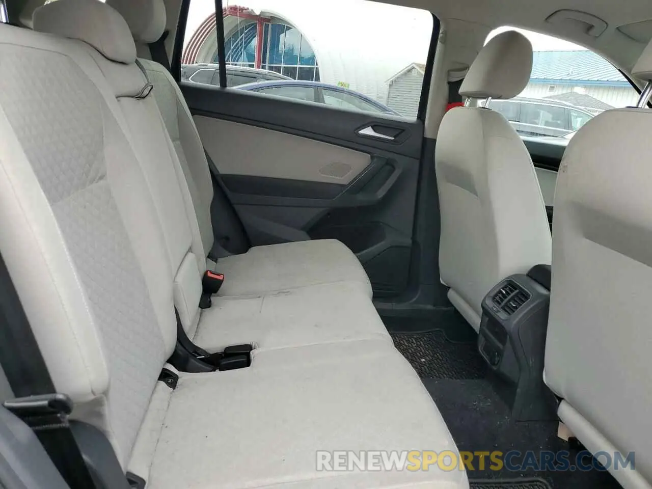 11 Photograph of a damaged car 3VV0B7AX1MM059495 VOLKSWAGEN TIGUAN 2021