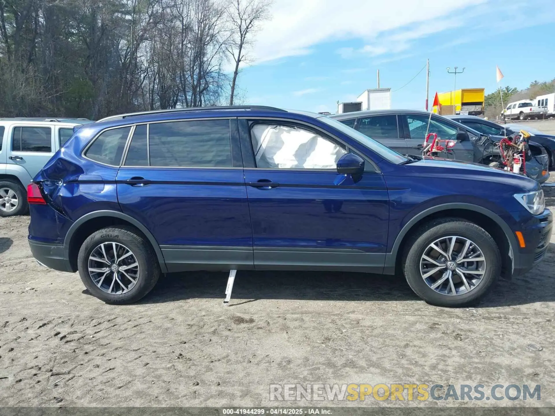 13 Photograph of a damaged car 3VV0B7AX1MM151318 VOLKSWAGEN TIGUAN 2021