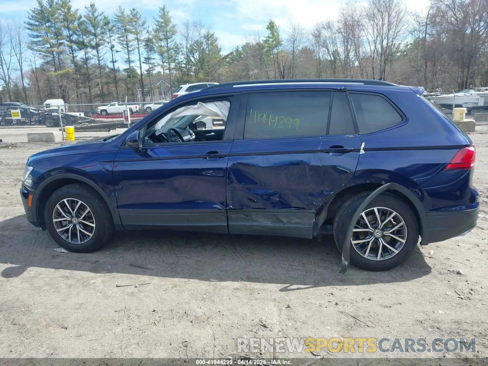 14 Photograph of a damaged car 3VV0B7AX1MM151318 VOLKSWAGEN TIGUAN 2021