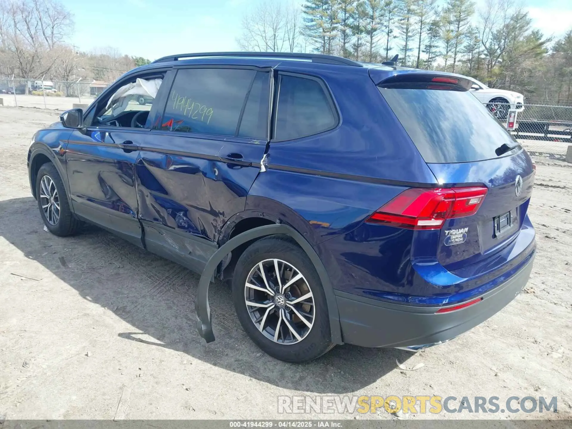 3 Photograph of a damaged car 3VV0B7AX1MM151318 VOLKSWAGEN TIGUAN 2021