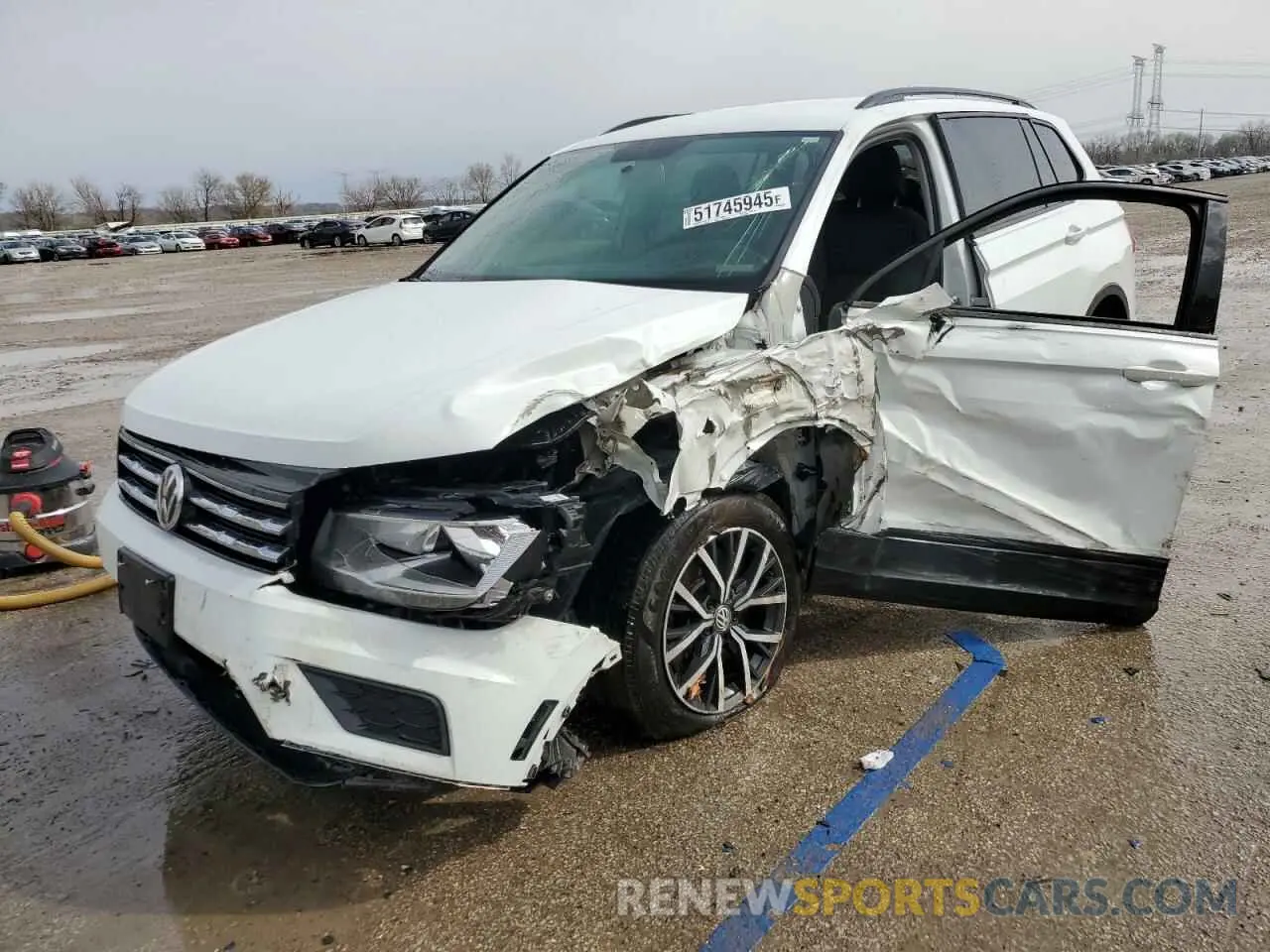 1 Photograph of a damaged car 3VV0B7AX3MM013859 VOLKSWAGEN TIGUAN 2021