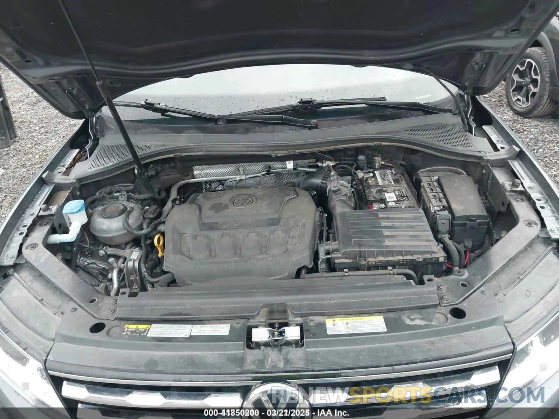 10 Photograph of a damaged car 3VV0B7AX3MM038342 VOLKSWAGEN TIGUAN 2021