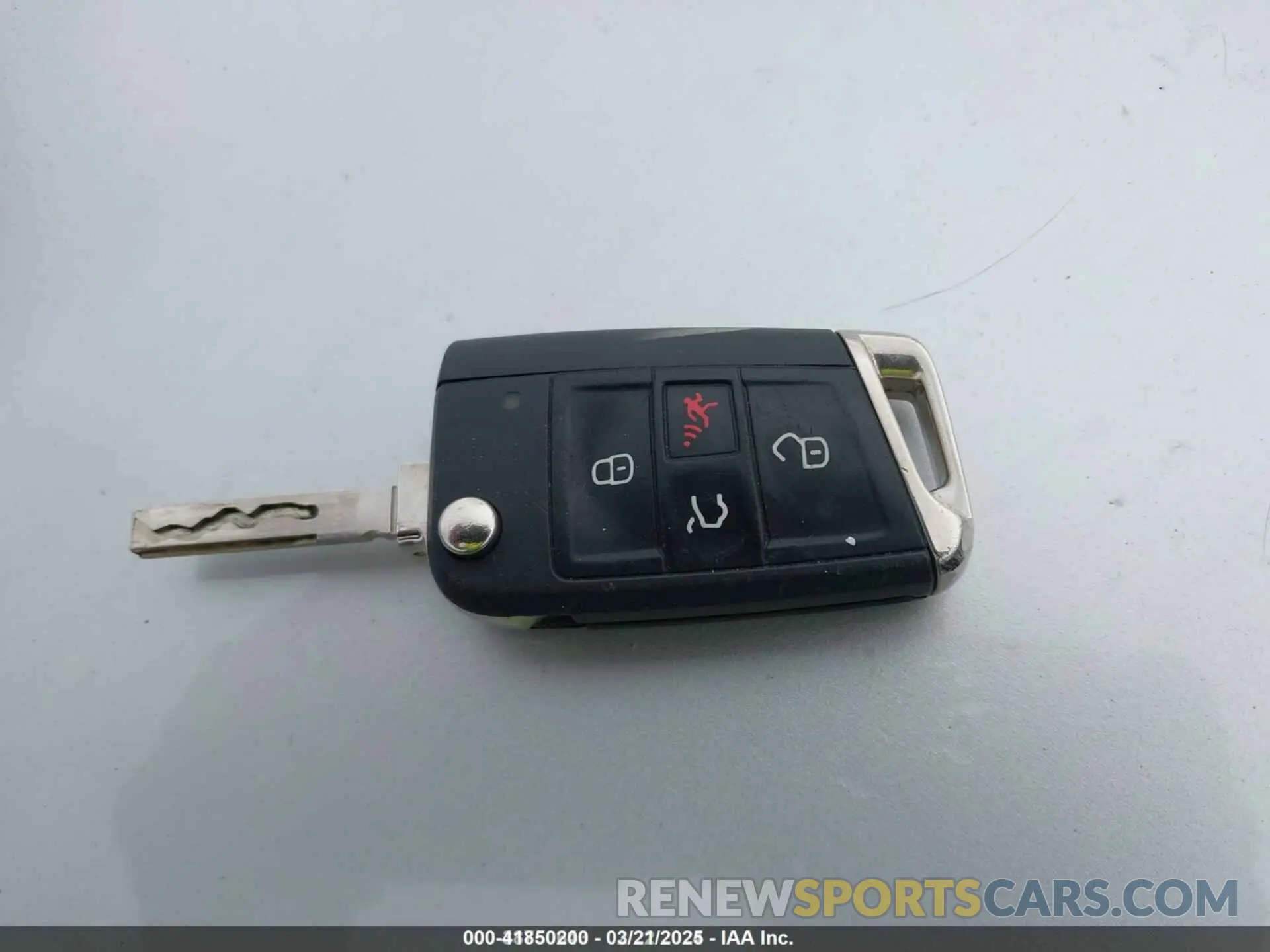 11 Photograph of a damaged car 3VV0B7AX3MM038342 VOLKSWAGEN TIGUAN 2021