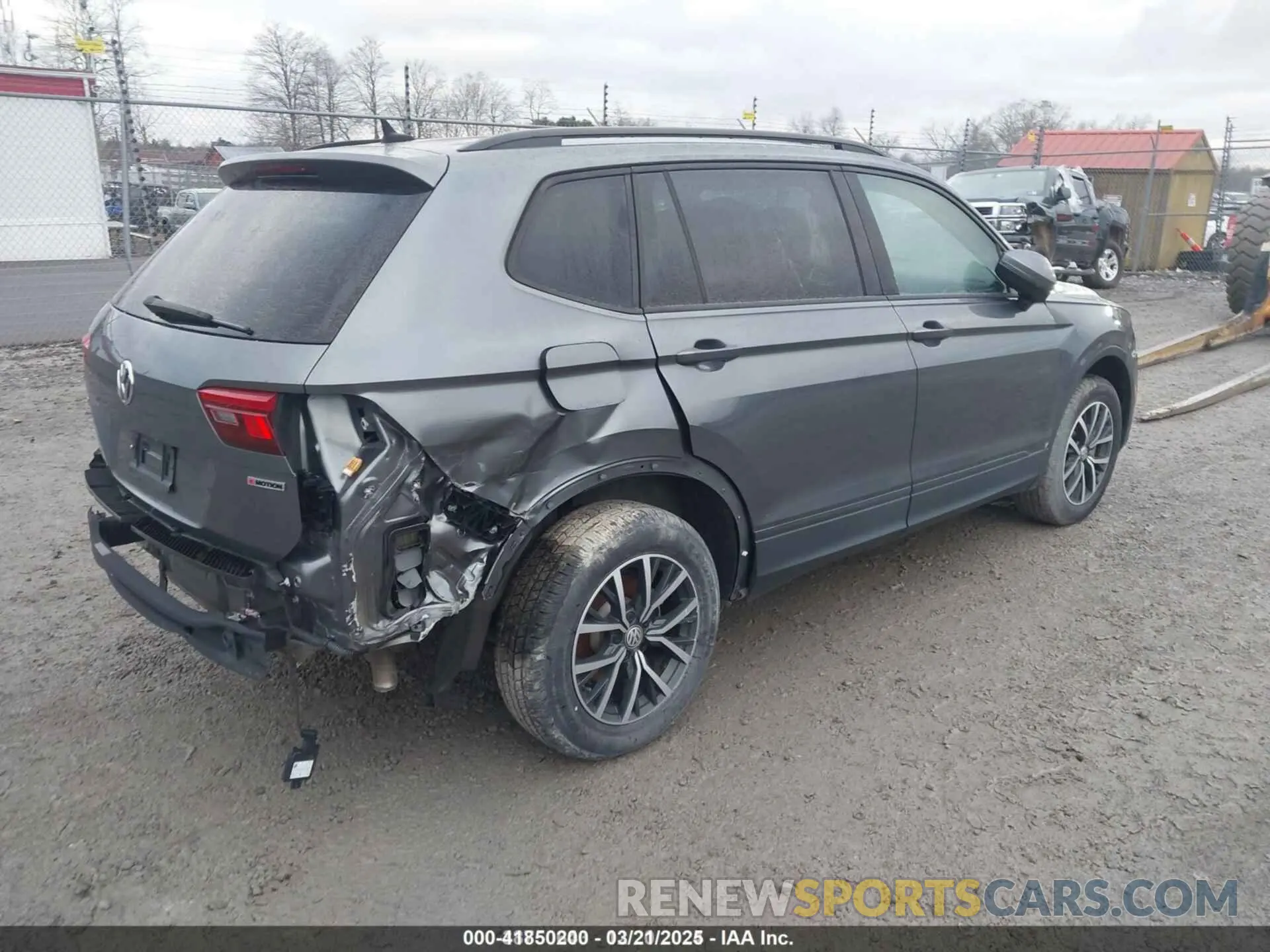 4 Photograph of a damaged car 3VV0B7AX3MM038342 VOLKSWAGEN TIGUAN 2021