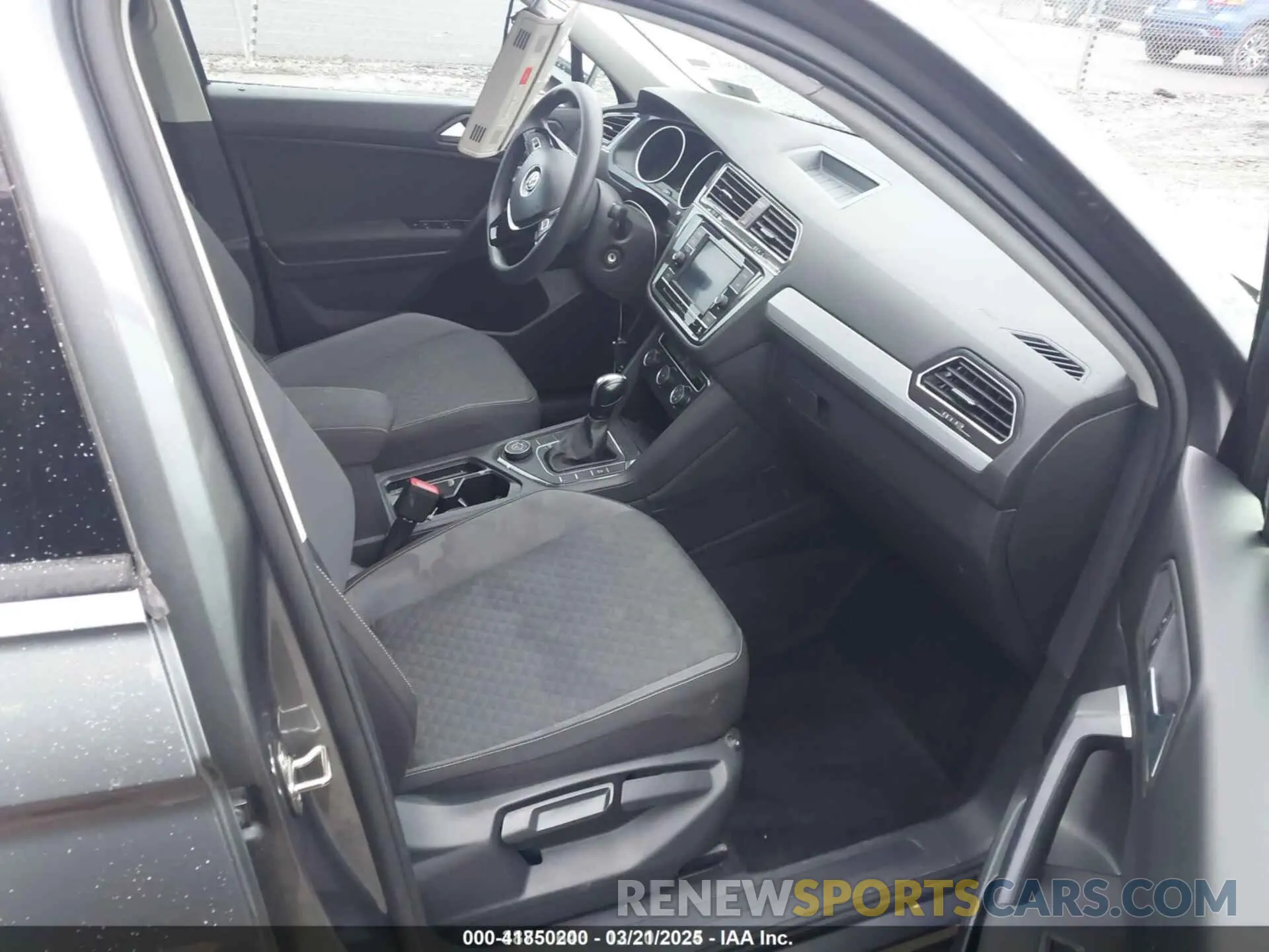 5 Photograph of a damaged car 3VV0B7AX3MM038342 VOLKSWAGEN TIGUAN 2021