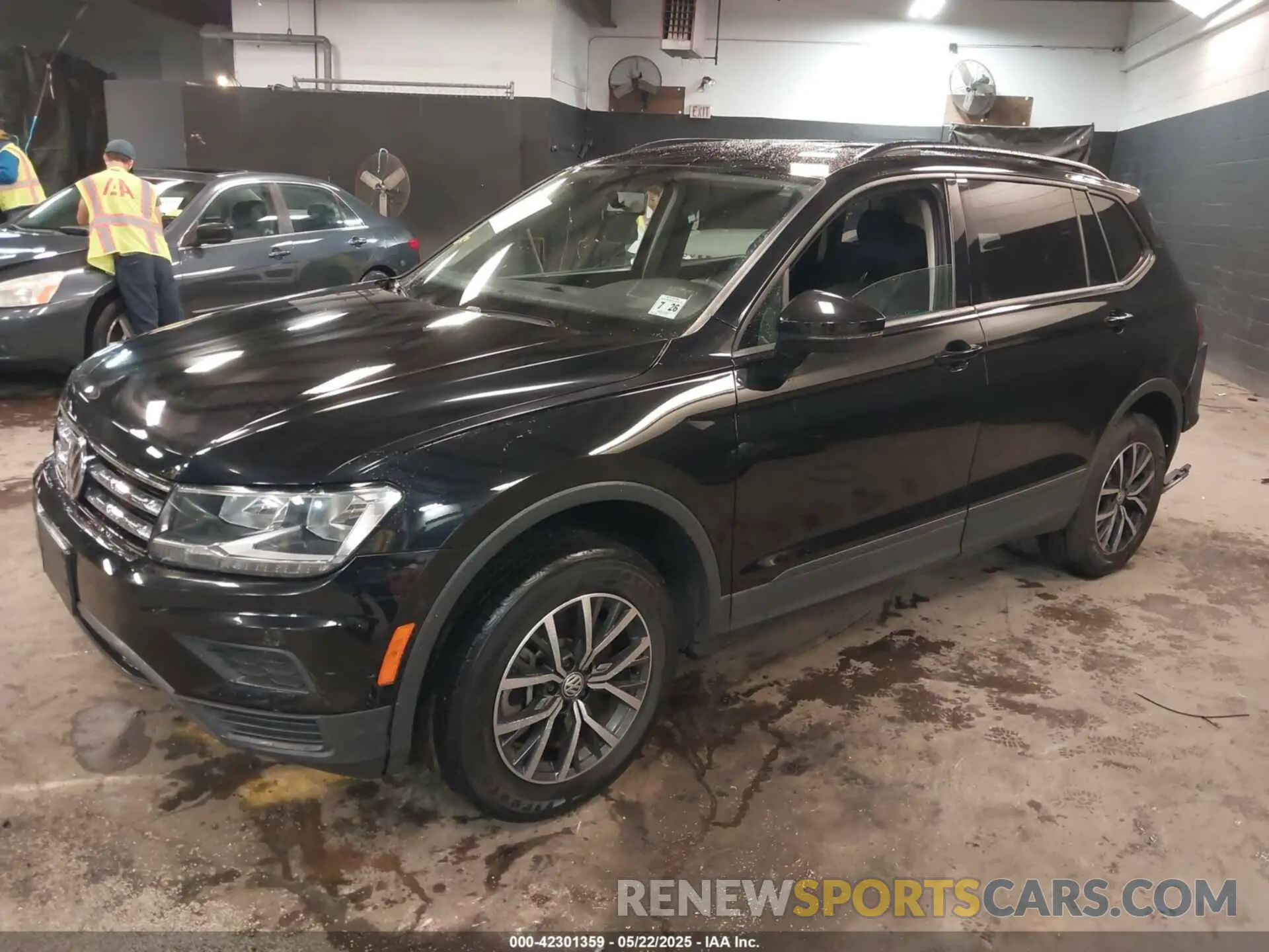 2 Photograph of a damaged car 3VV0B7AX5MM088269 VOLKSWAGEN TIGUAN 2021