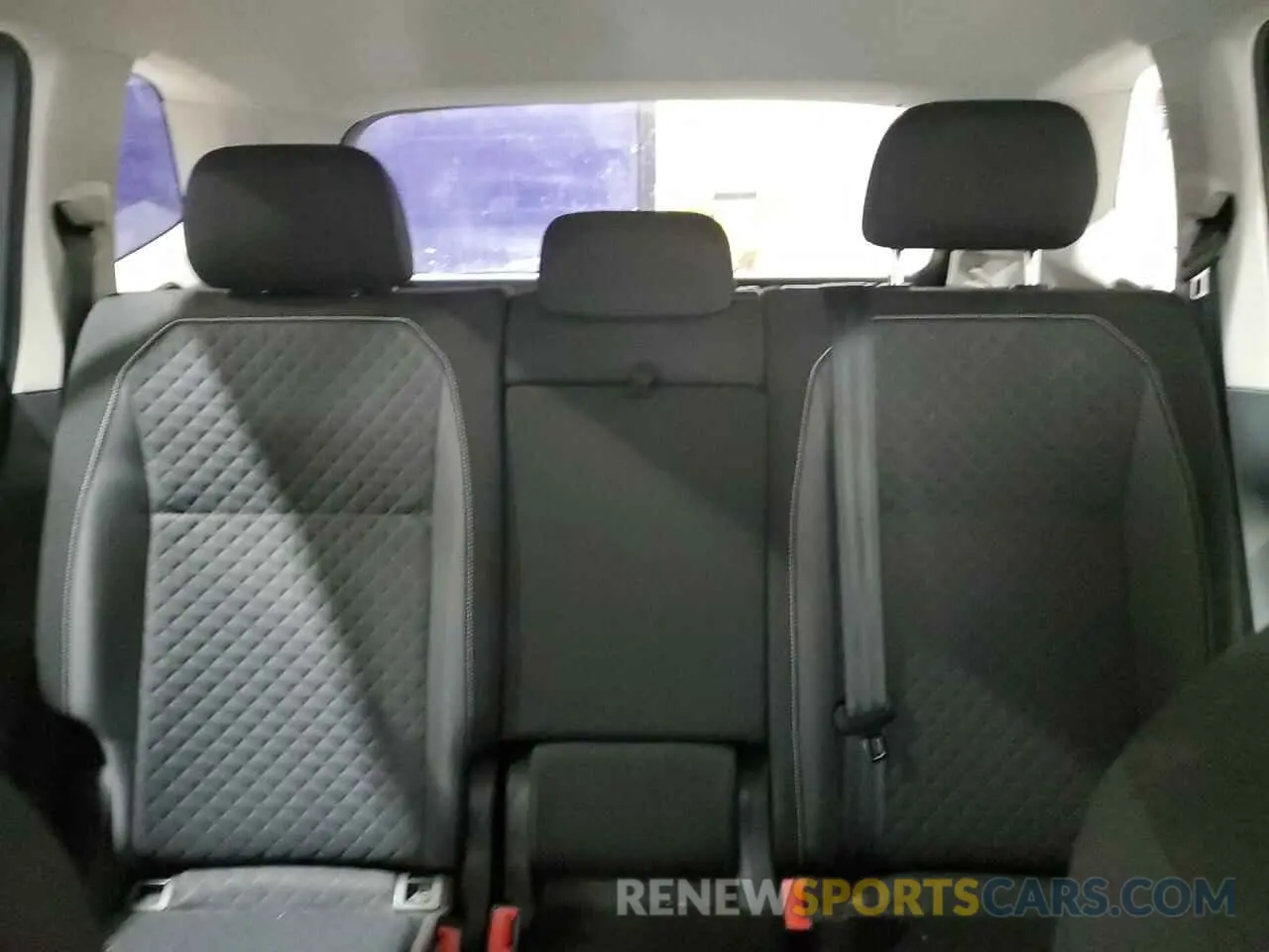 10 Photograph of a damaged car 3VV0B7AX6MM078396 VOLKSWAGEN TIGUAN 2021