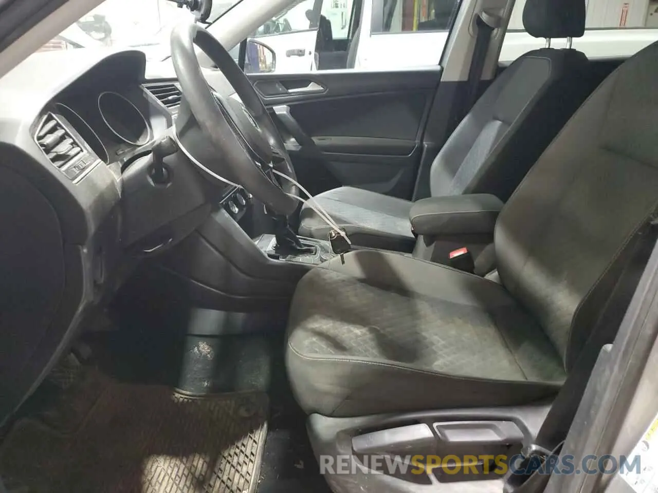 7 Photograph of a damaged car 3VV0B7AX6MM078396 VOLKSWAGEN TIGUAN 2021