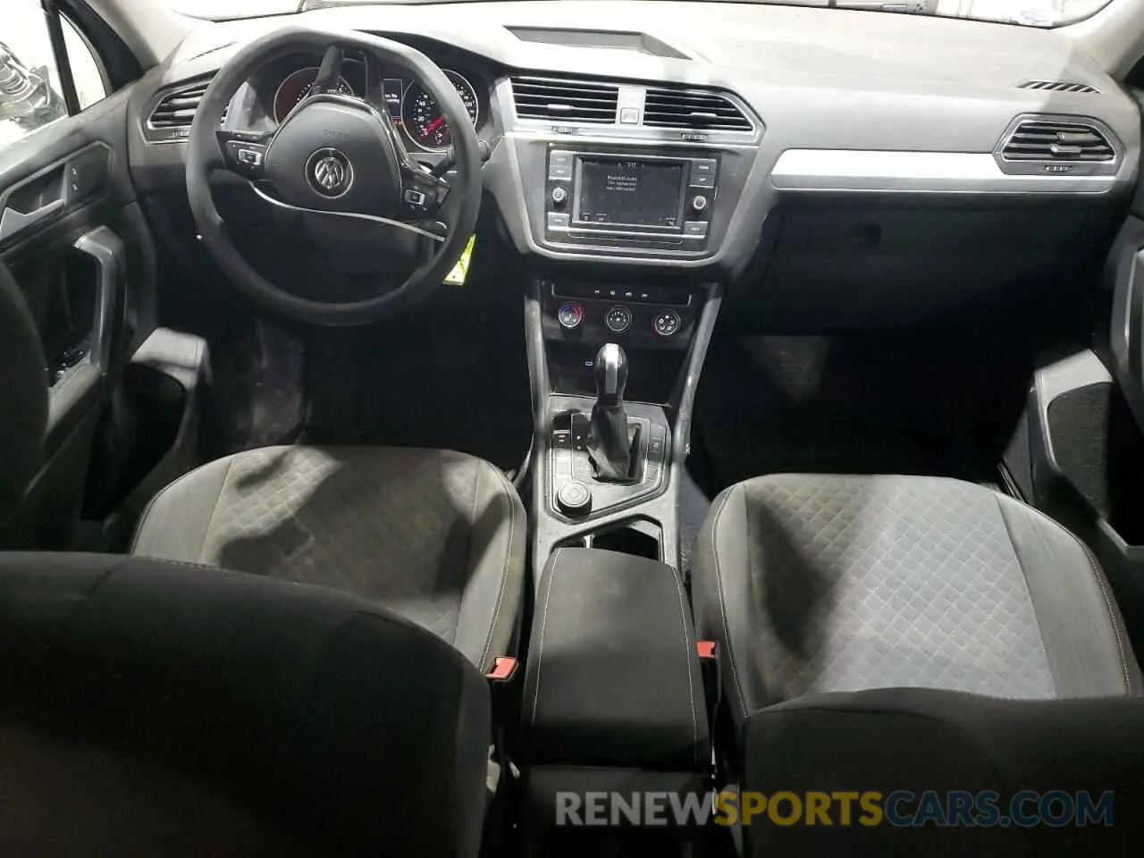 8 Photograph of a damaged car 3VV0B7AX6MM078396 VOLKSWAGEN TIGUAN 2021