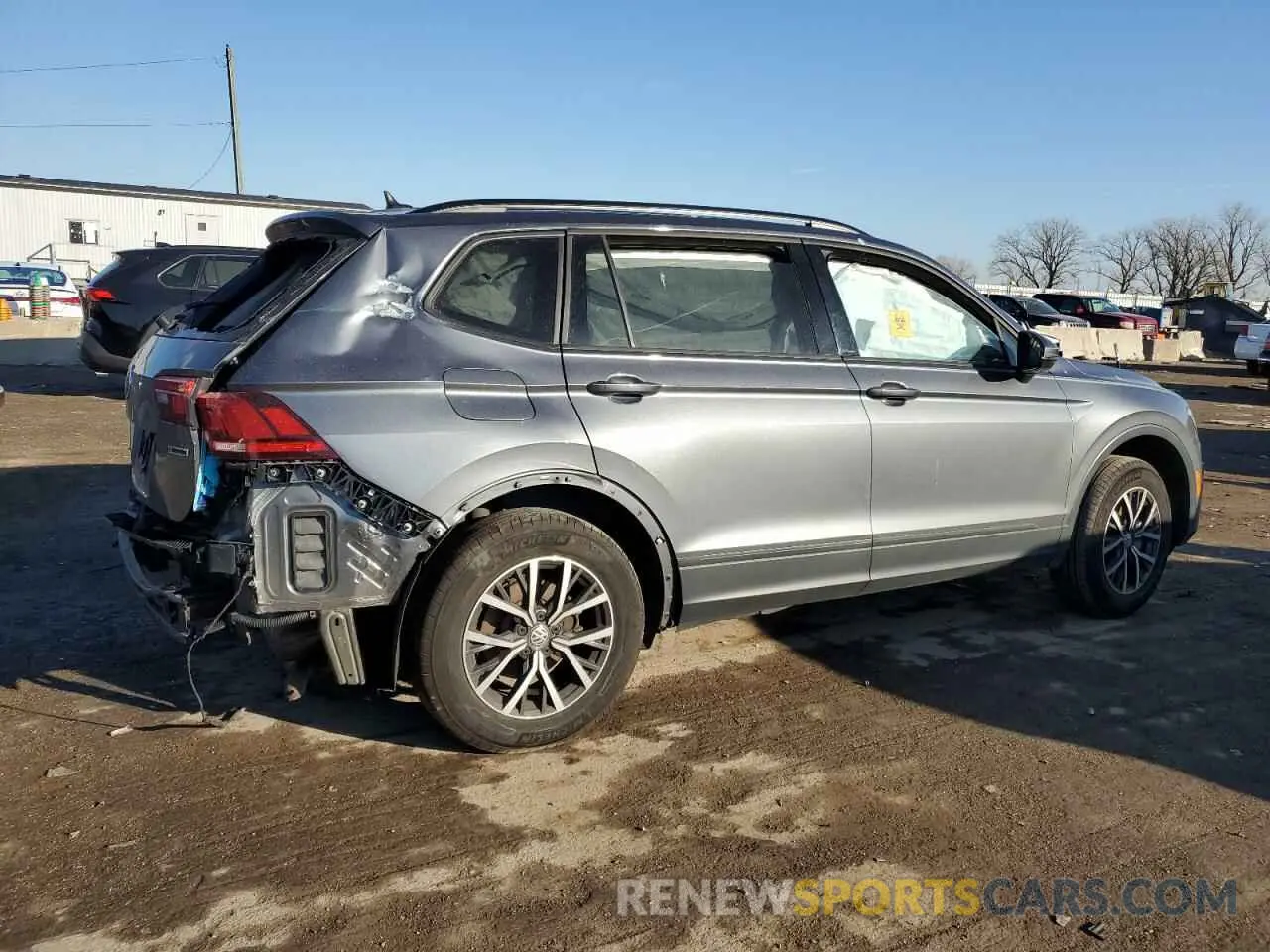 3 Photograph of a damaged car 3VV0B7AX7MM135897 VOLKSWAGEN TIGUAN 2021