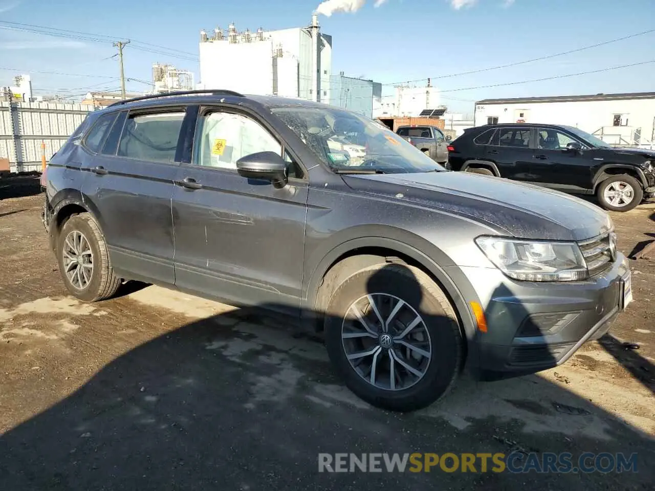 4 Photograph of a damaged car 3VV0B7AX7MM135897 VOLKSWAGEN TIGUAN 2021