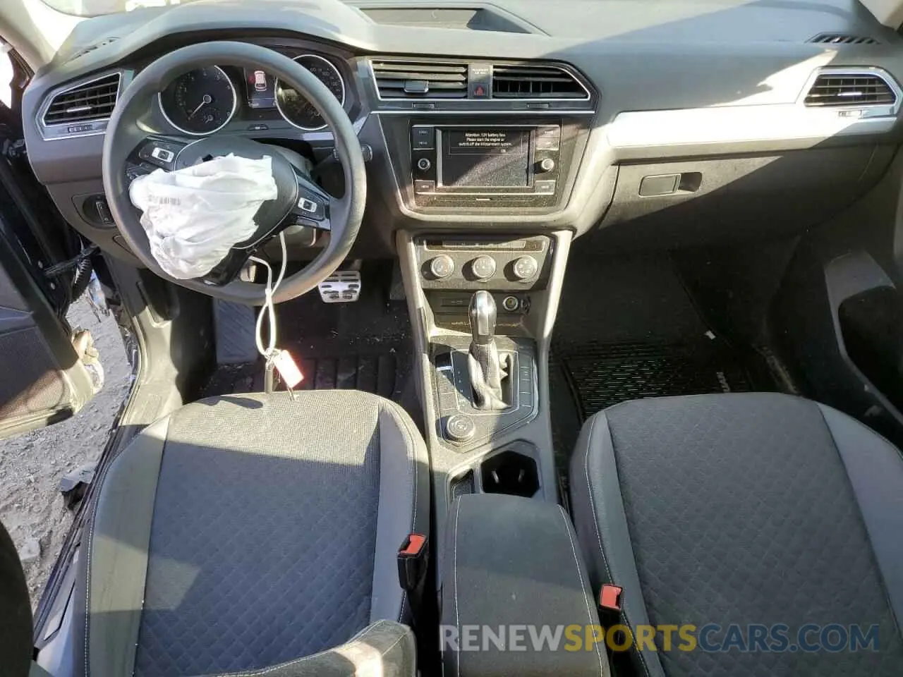 8 Photograph of a damaged car 3VV0B7AX9MM041570 VOLKSWAGEN TIGUAN 2021