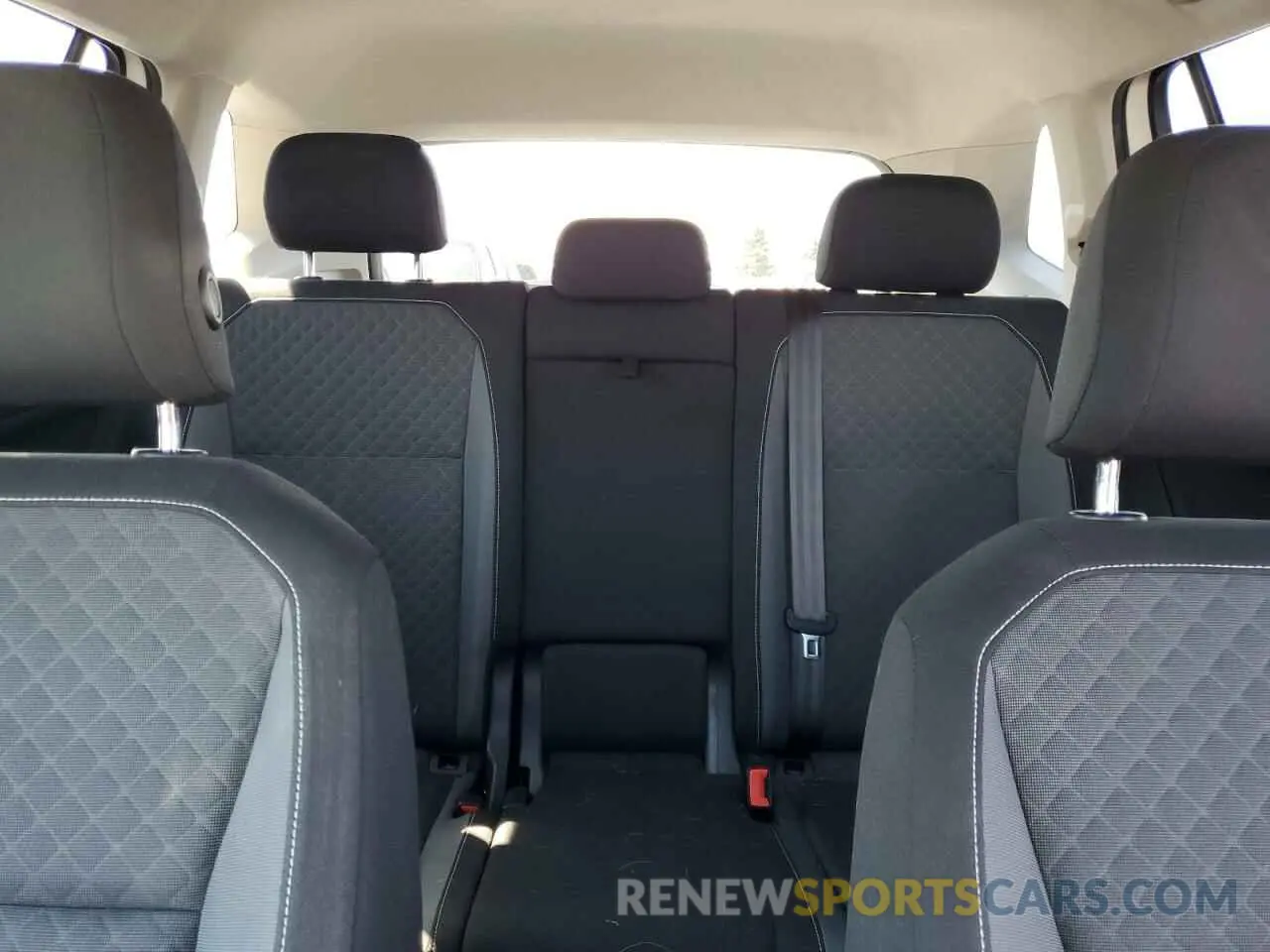 10 Photograph of a damaged car 3VV0B7AX9MM097508 VOLKSWAGEN TIGUAN 2021