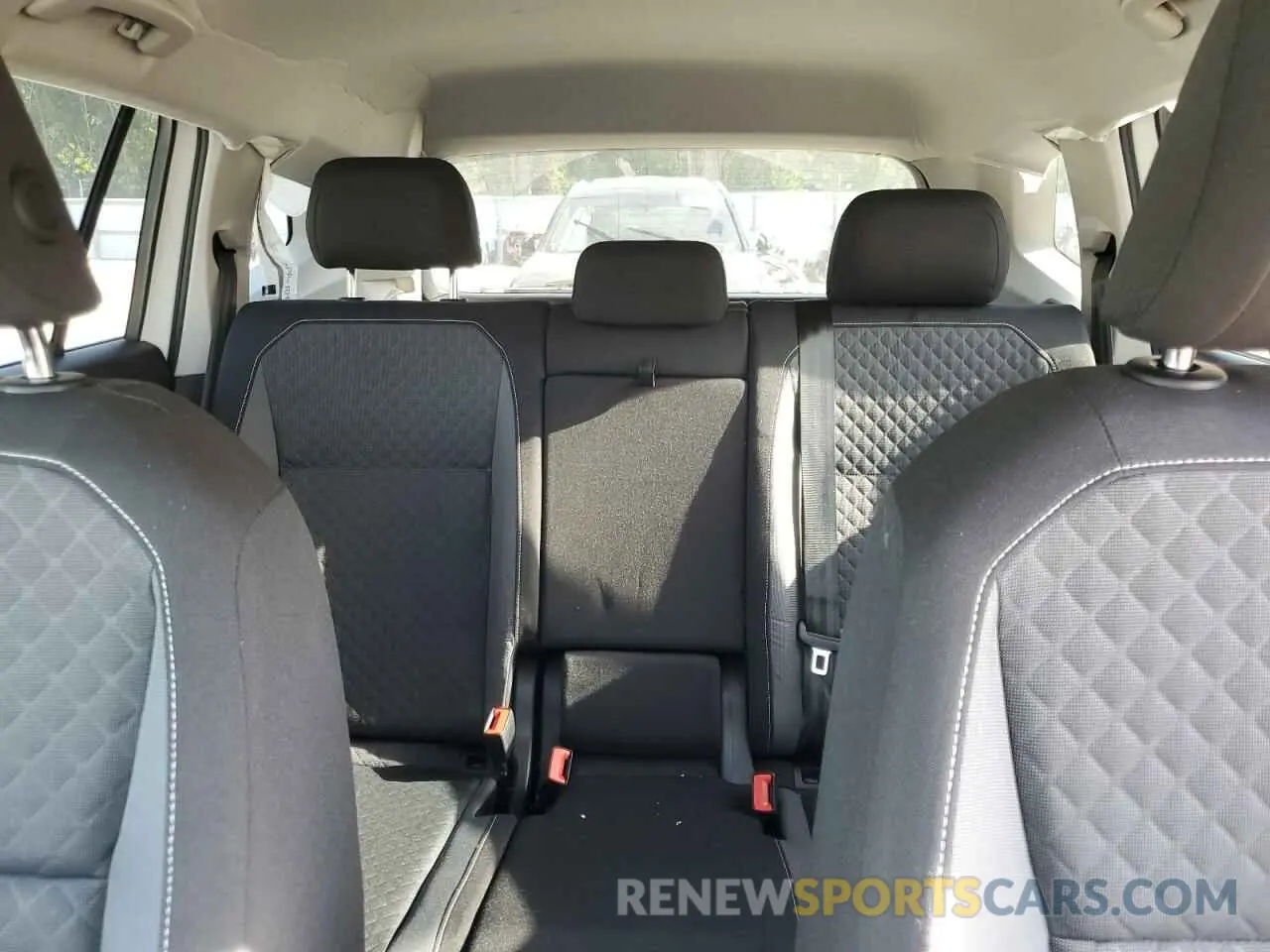 10 Photograph of a damaged car 3VV0B7AXXMM023305 VOLKSWAGEN TIGUAN 2021