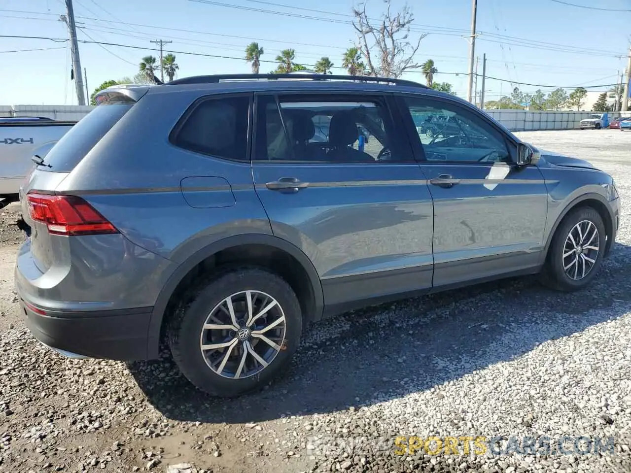 3 Photograph of a damaged car 3VV1B7AX0MM016884 VOLKSWAGEN TIGUAN 2021