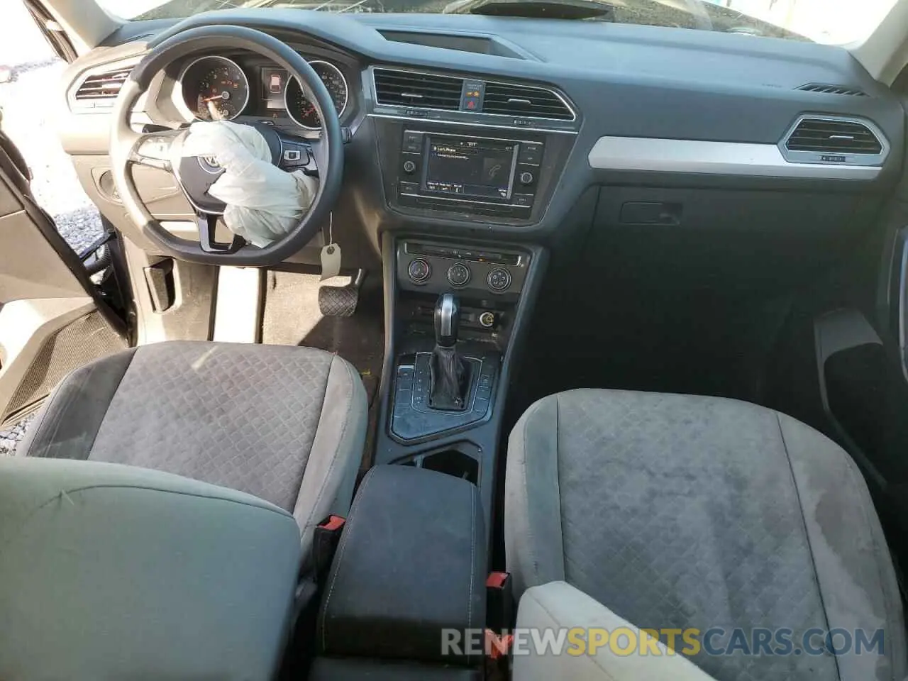 8 Photograph of a damaged car 3VV1B7AX0MM016884 VOLKSWAGEN TIGUAN 2021