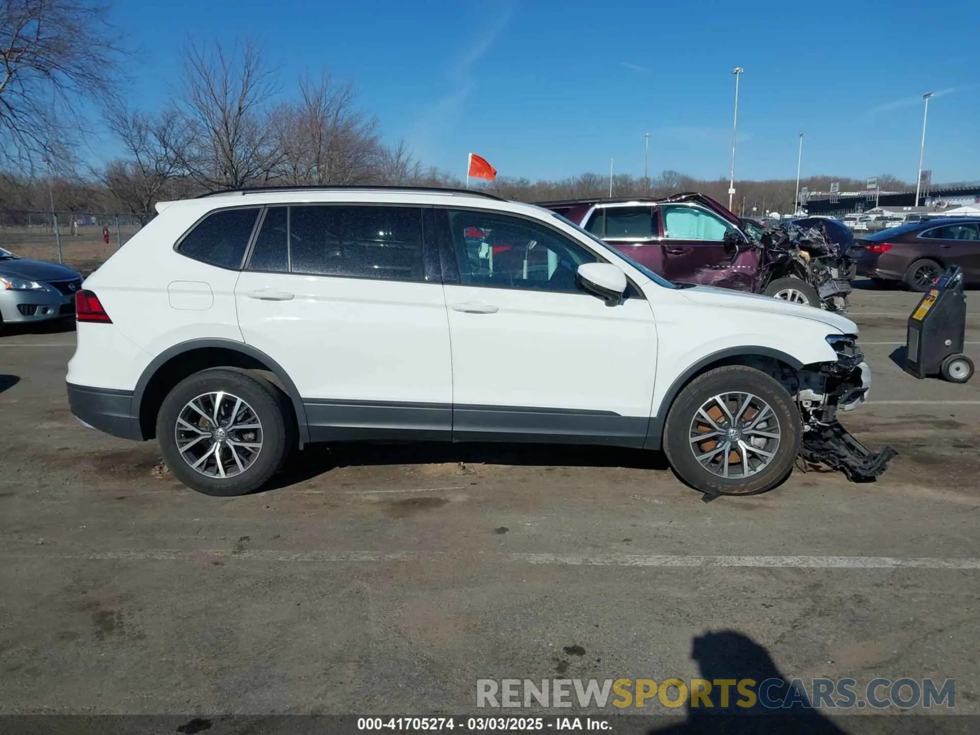 13 Photograph of a damaged car 3VV1B7AX0MM019574 VOLKSWAGEN TIGUAN 2021