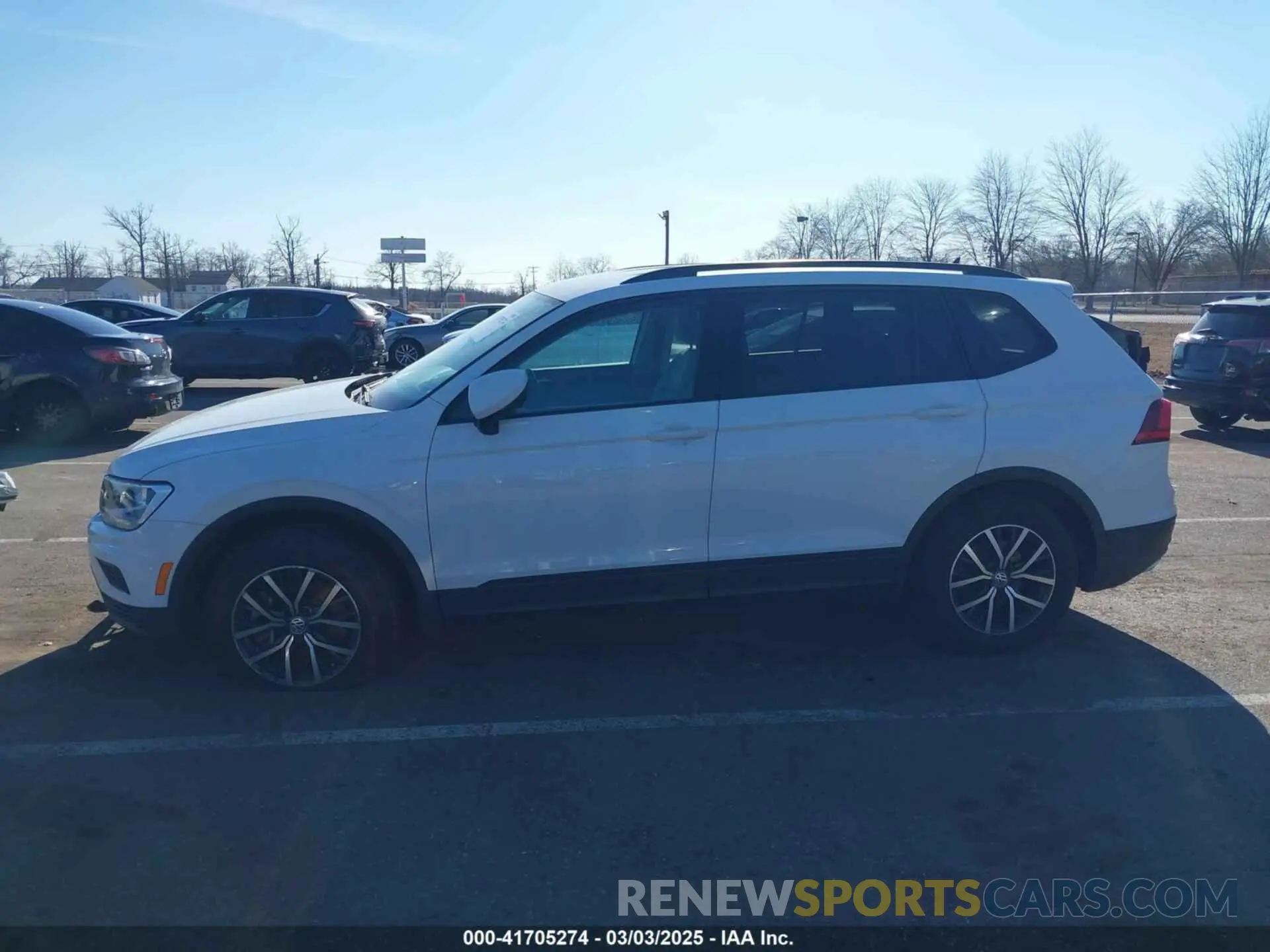 14 Photograph of a damaged car 3VV1B7AX0MM019574 VOLKSWAGEN TIGUAN 2021