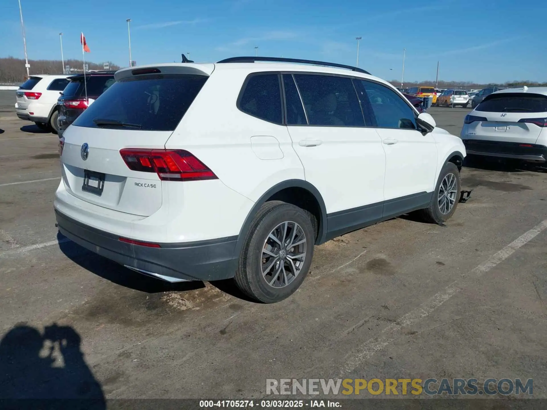 4 Photograph of a damaged car 3VV1B7AX0MM019574 VOLKSWAGEN TIGUAN 2021