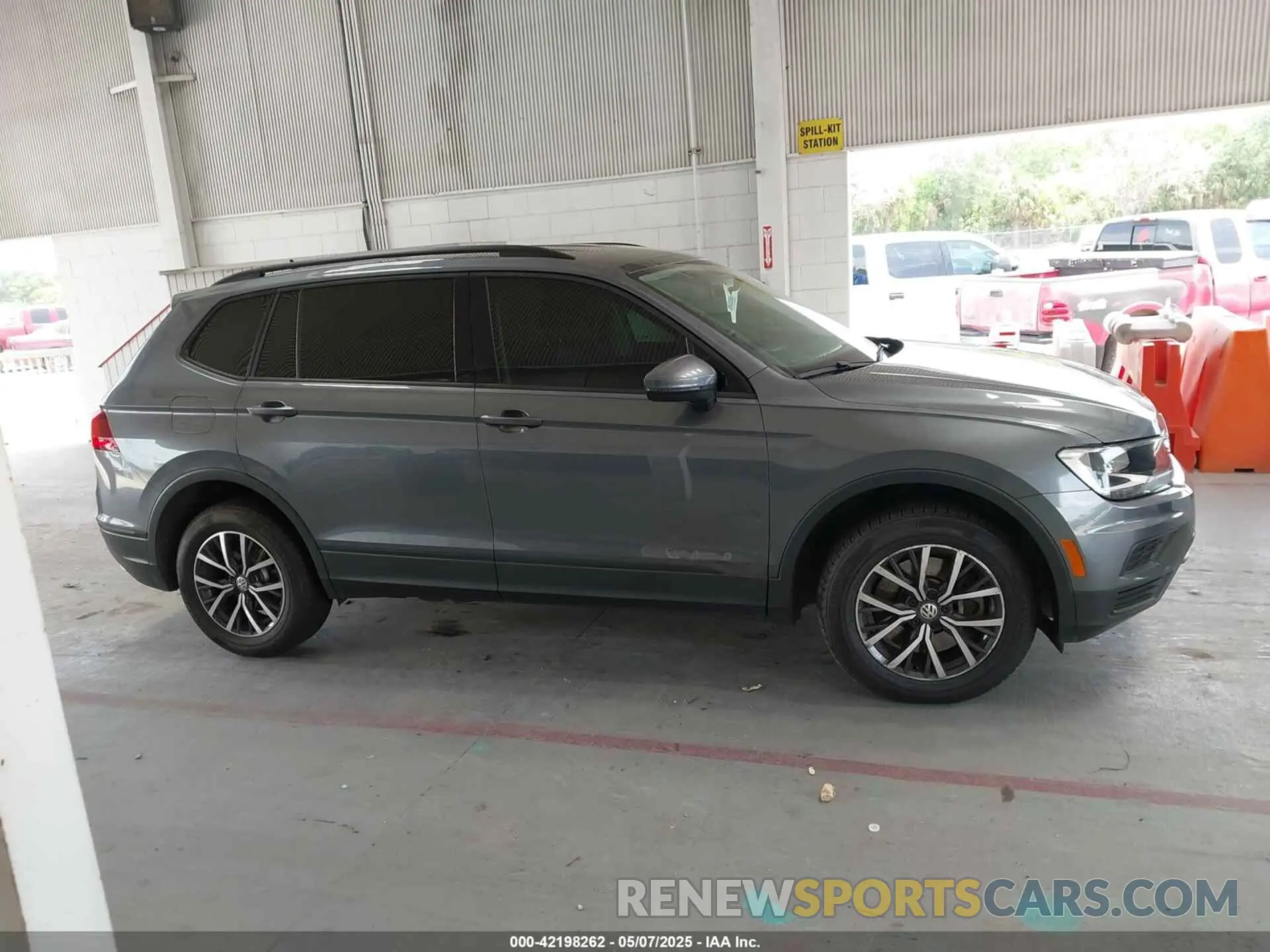 12 Photograph of a damaged car 3VV1B7AX0MM030915 VOLKSWAGEN TIGUAN 2021