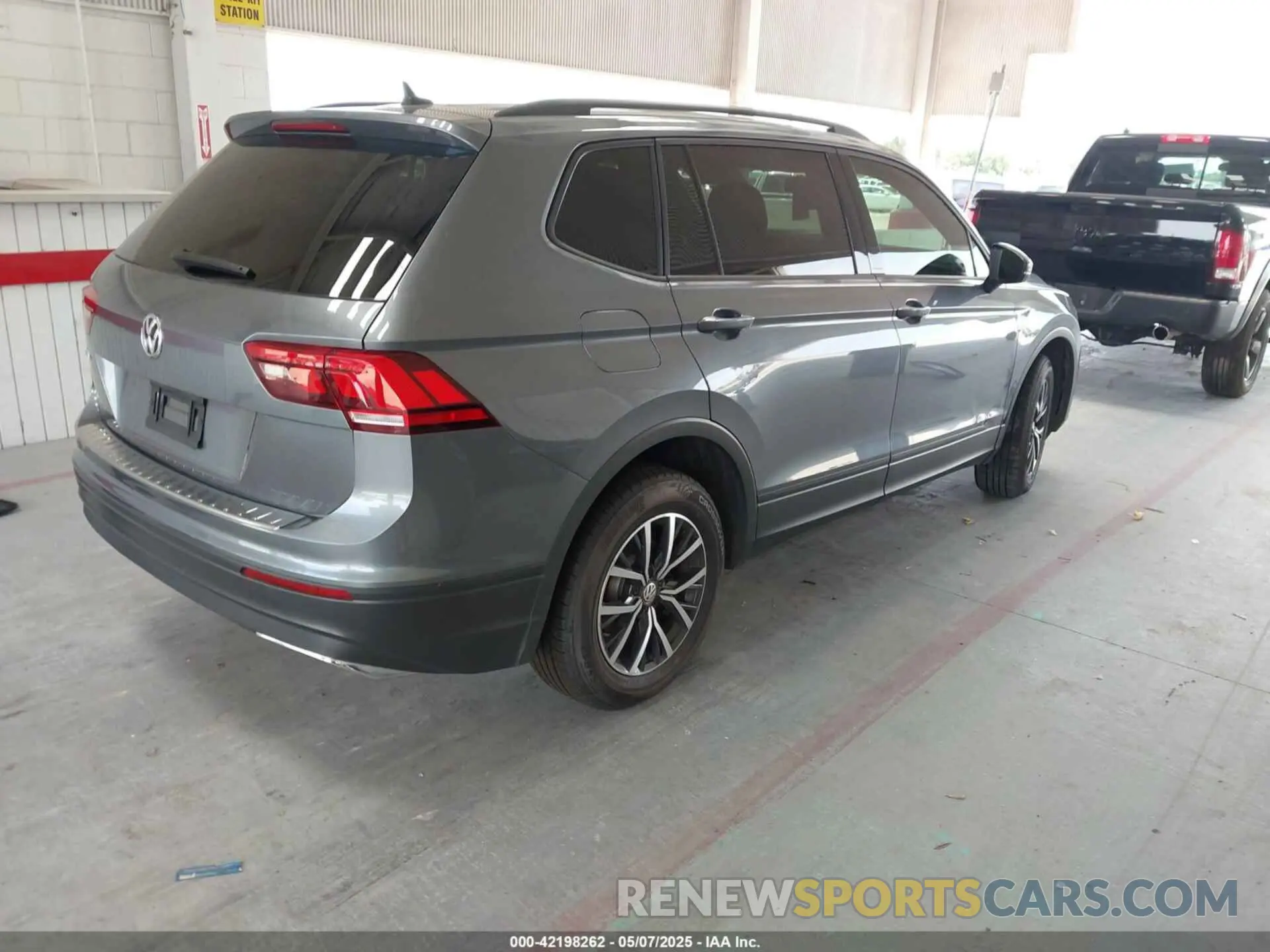 4 Photograph of a damaged car 3VV1B7AX0MM030915 VOLKSWAGEN TIGUAN 2021