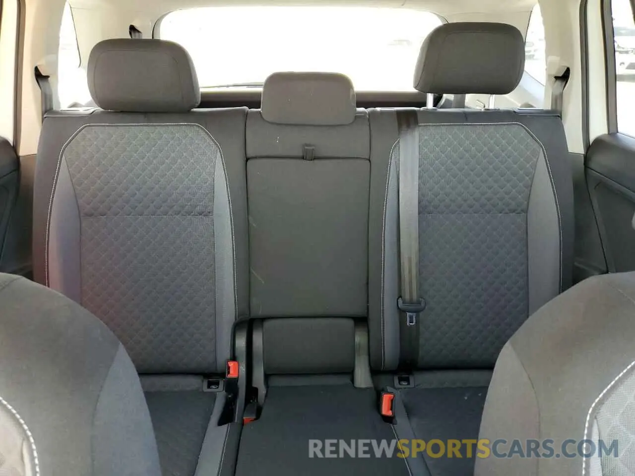 10 Photograph of a damaged car 3VV1B7AX0MM108609 VOLKSWAGEN TIGUAN 2021