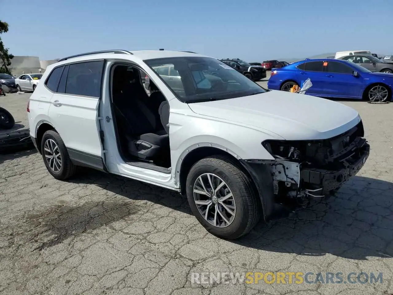 4 Photograph of a damaged car 3VV1B7AX0MM108609 VOLKSWAGEN TIGUAN 2021
